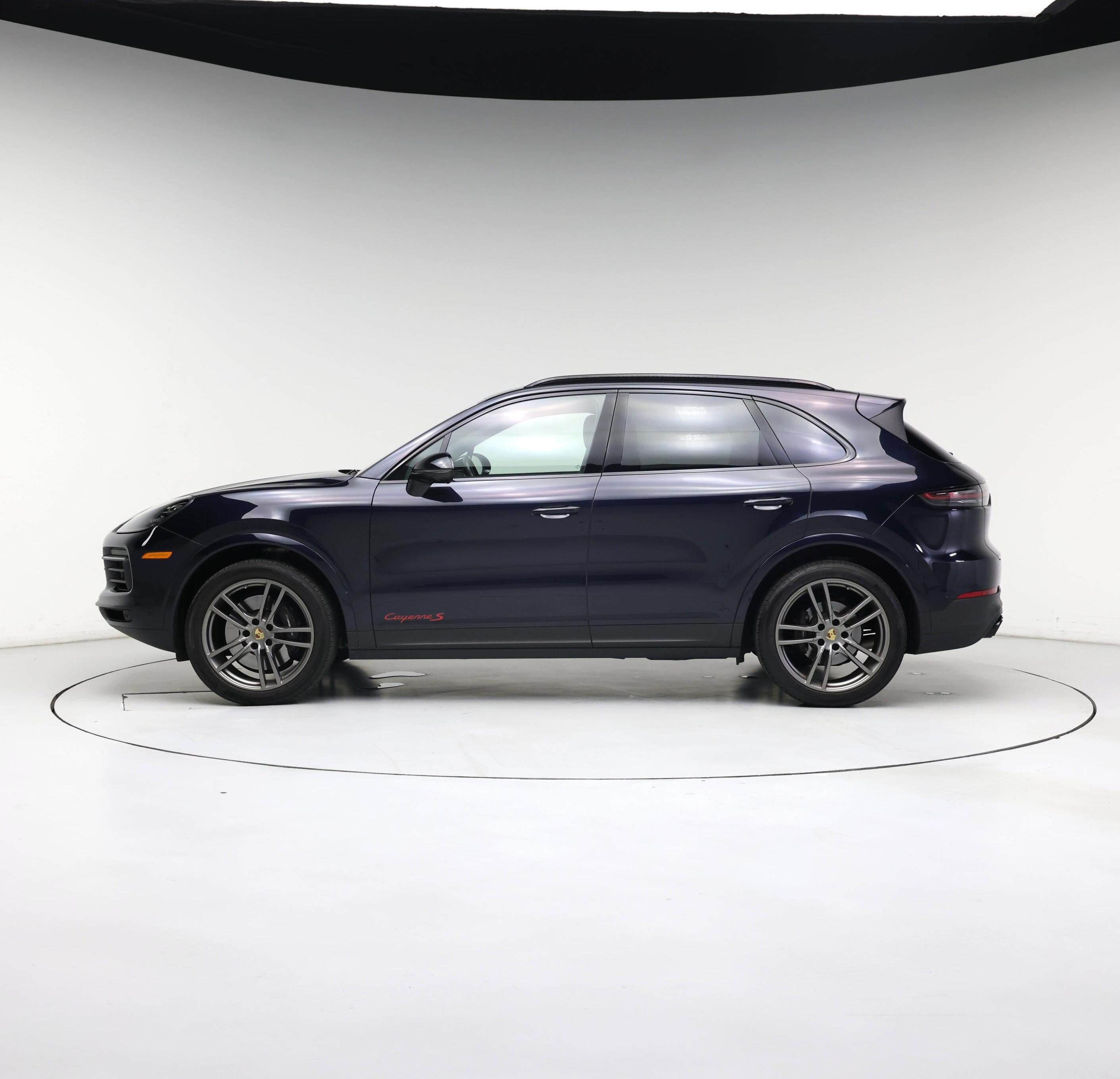 Thumbnail: 2023 Porsche Cayenne - 3