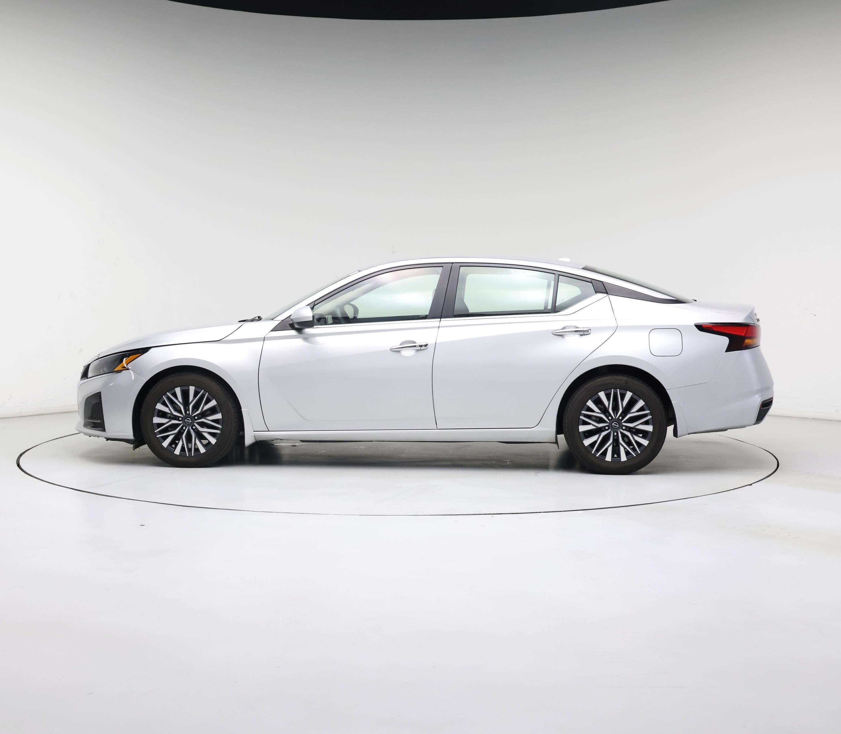 Thumbnail: 2023 Nissan Altima - 3