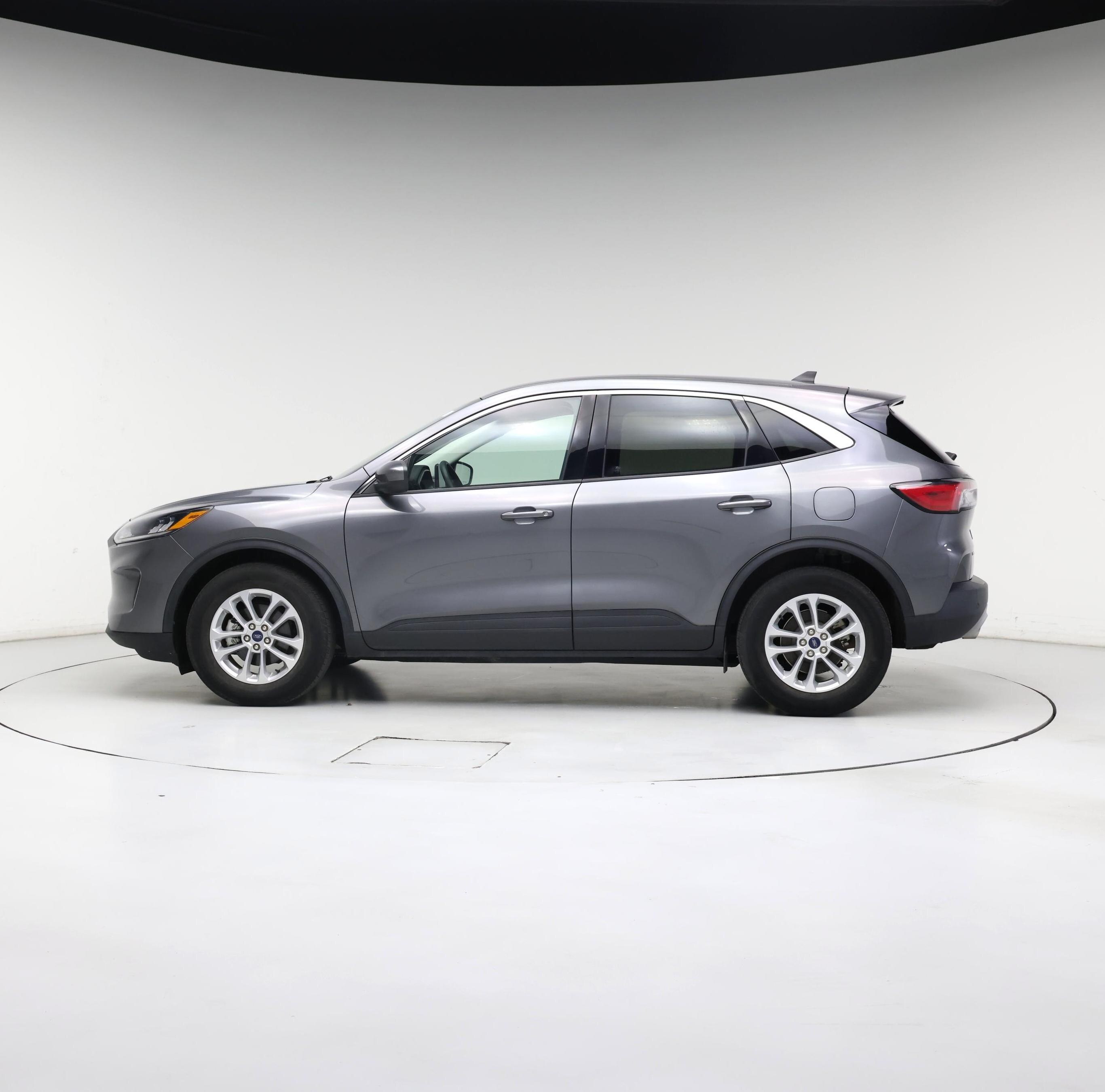 Thumbnail: 2021 Ford Escape - 3