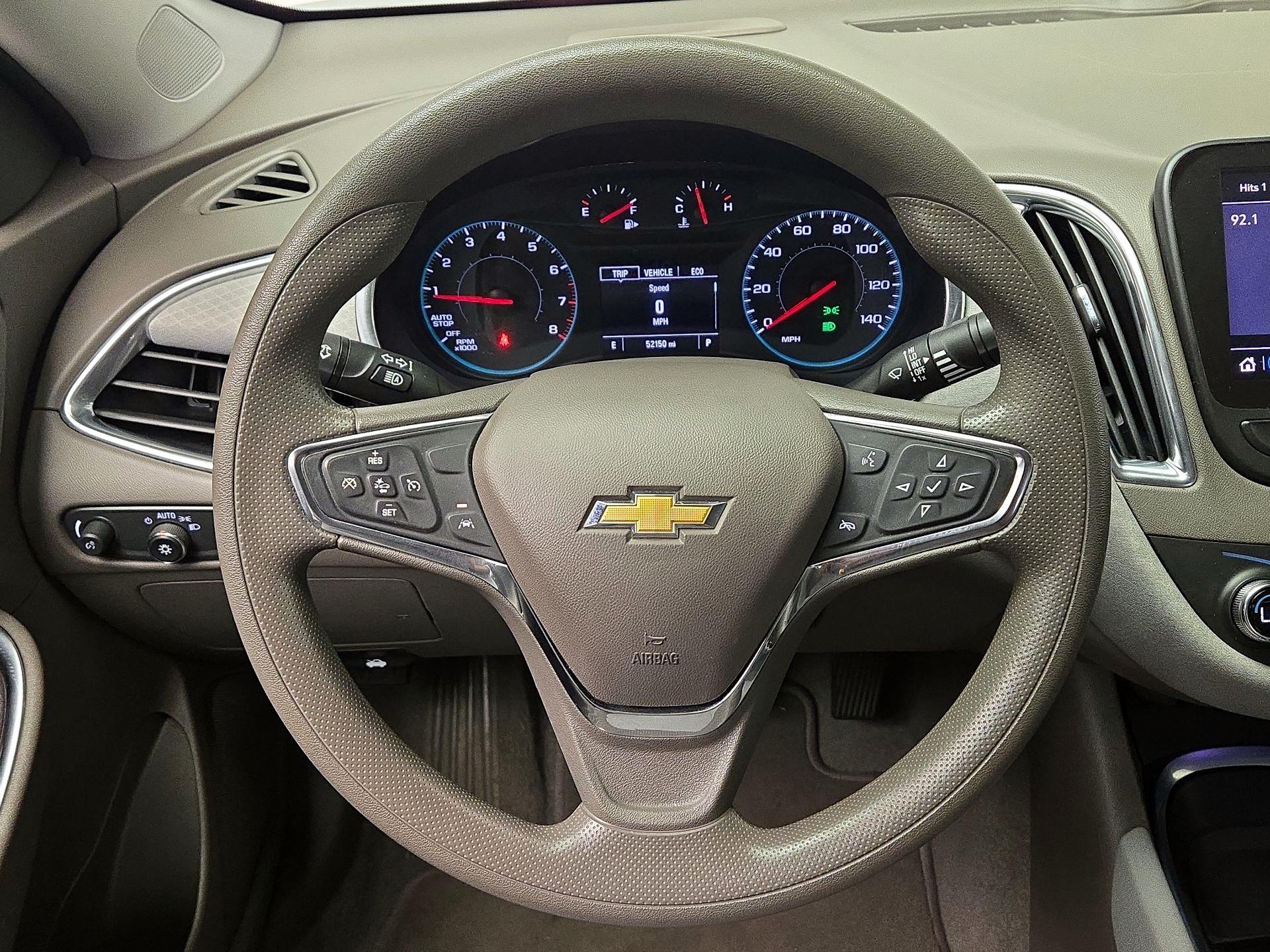 Thumbnail: 2021 Chevrolet Malibu - 10
