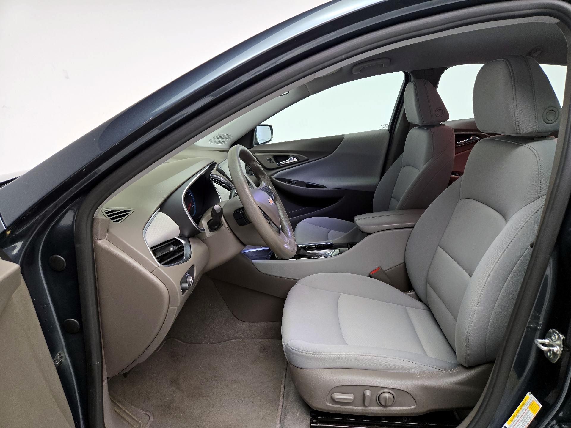 Thumbnail: 2021 Chevrolet Malibu - 11