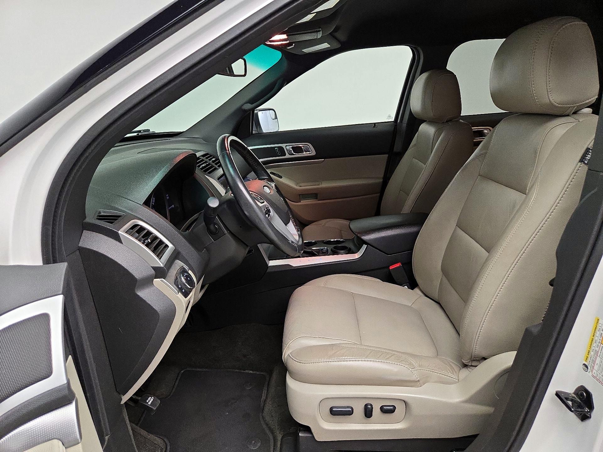 Thumbnail: 2013 Ford Explorer - 11