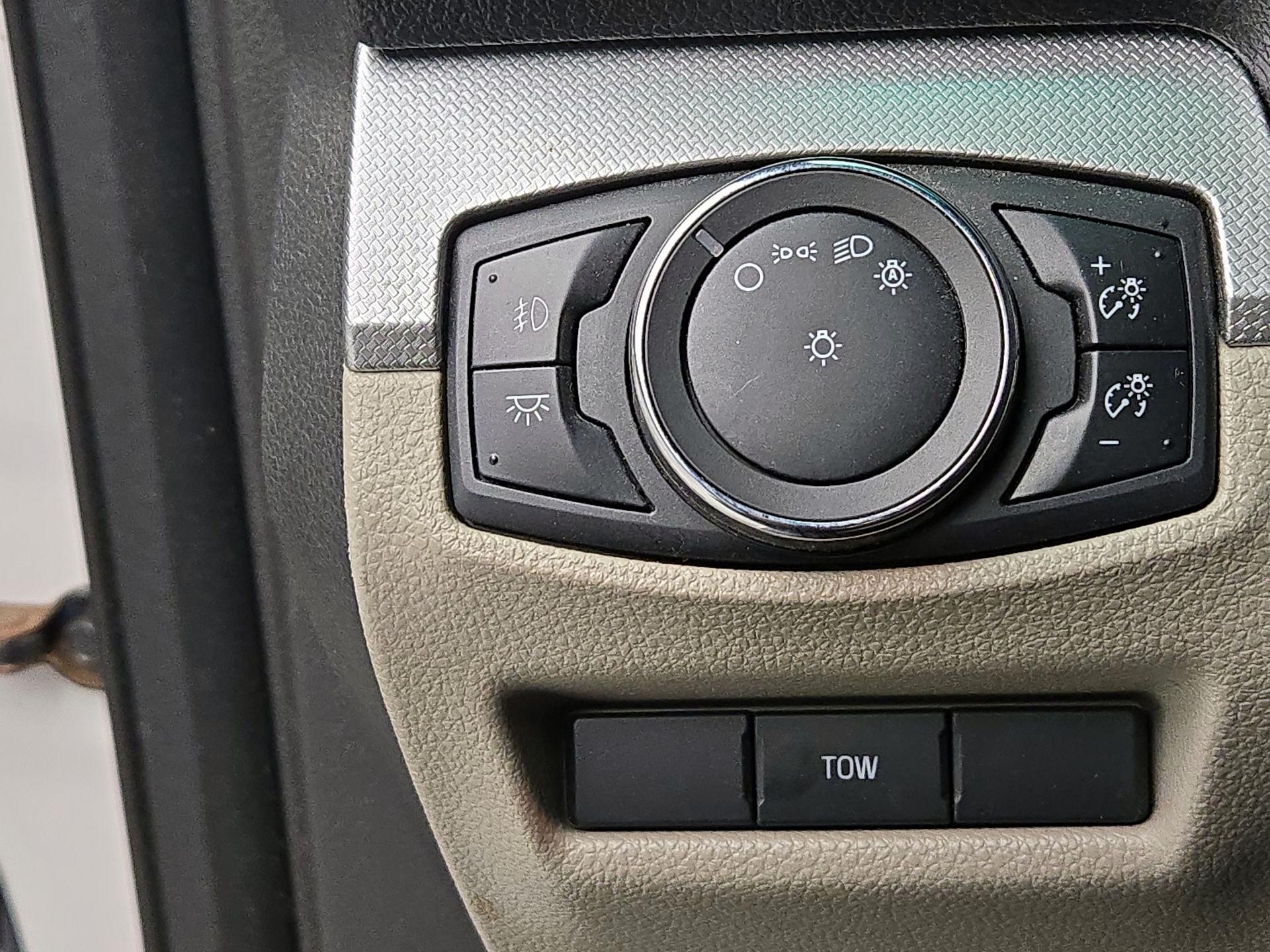 Thumbnail: 2013 Ford Explorer - 13