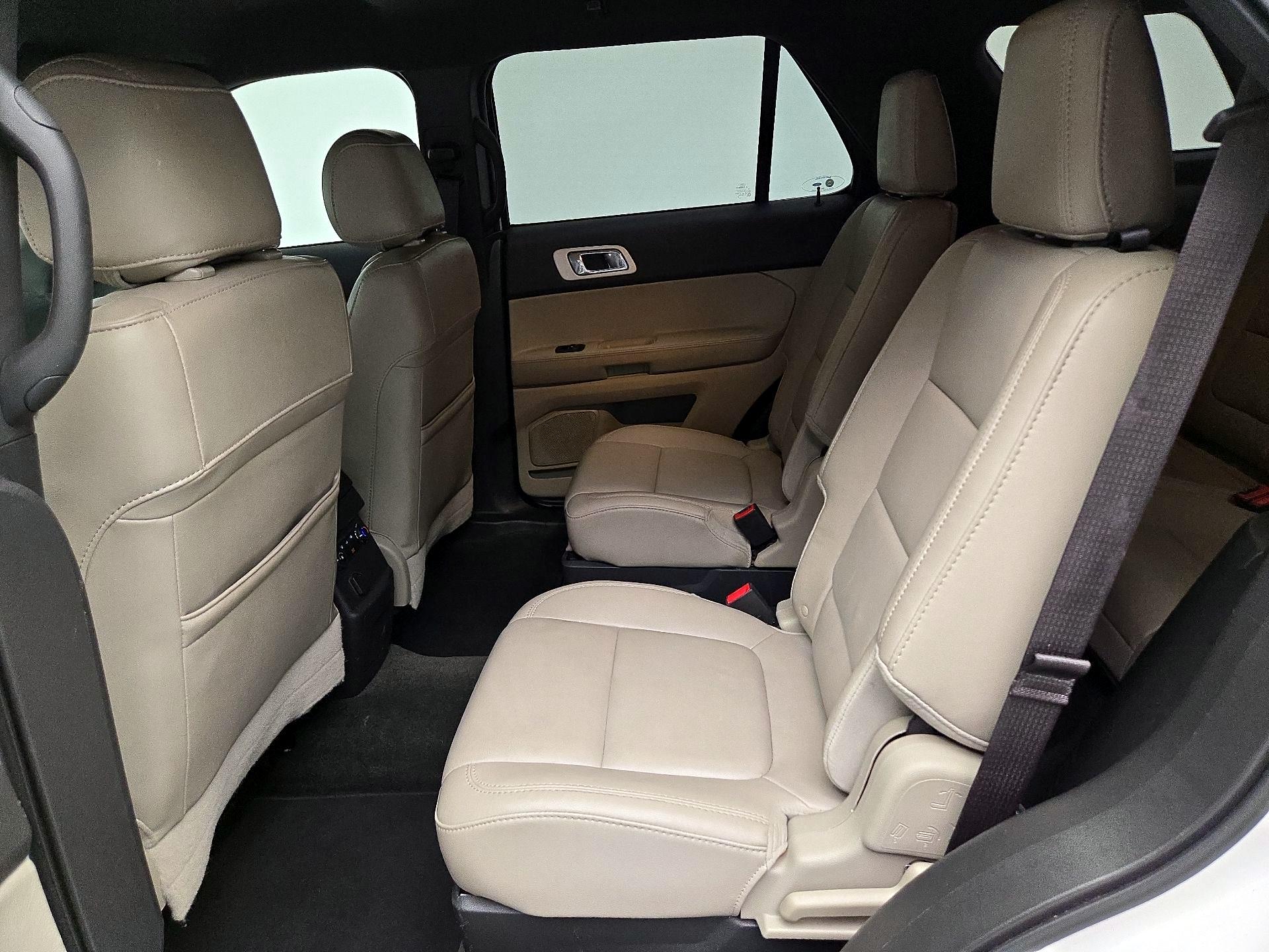 Thumbnail: 2013 Ford Explorer - 19