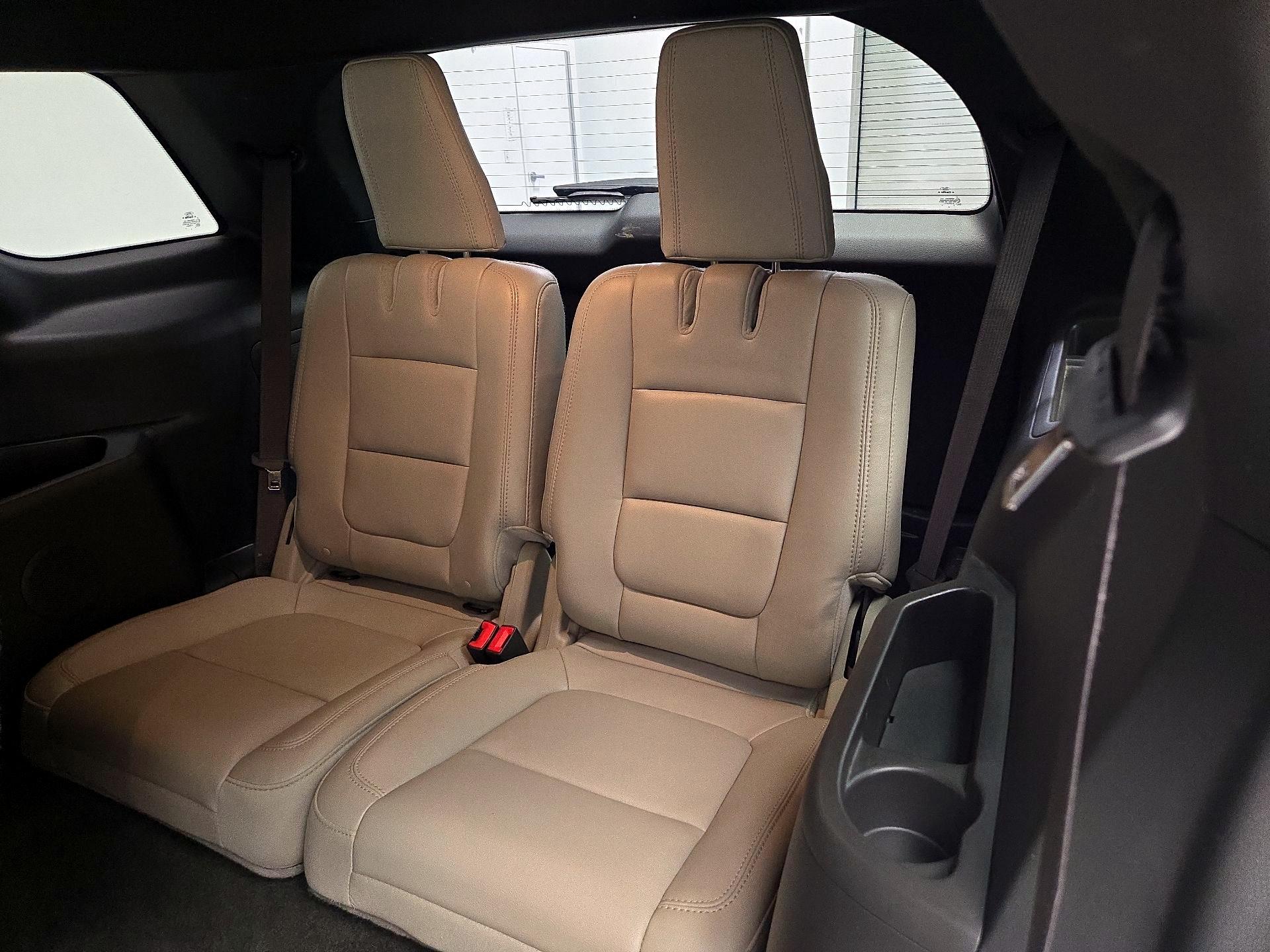 Thumbnail: 2013 Ford Explorer - 20