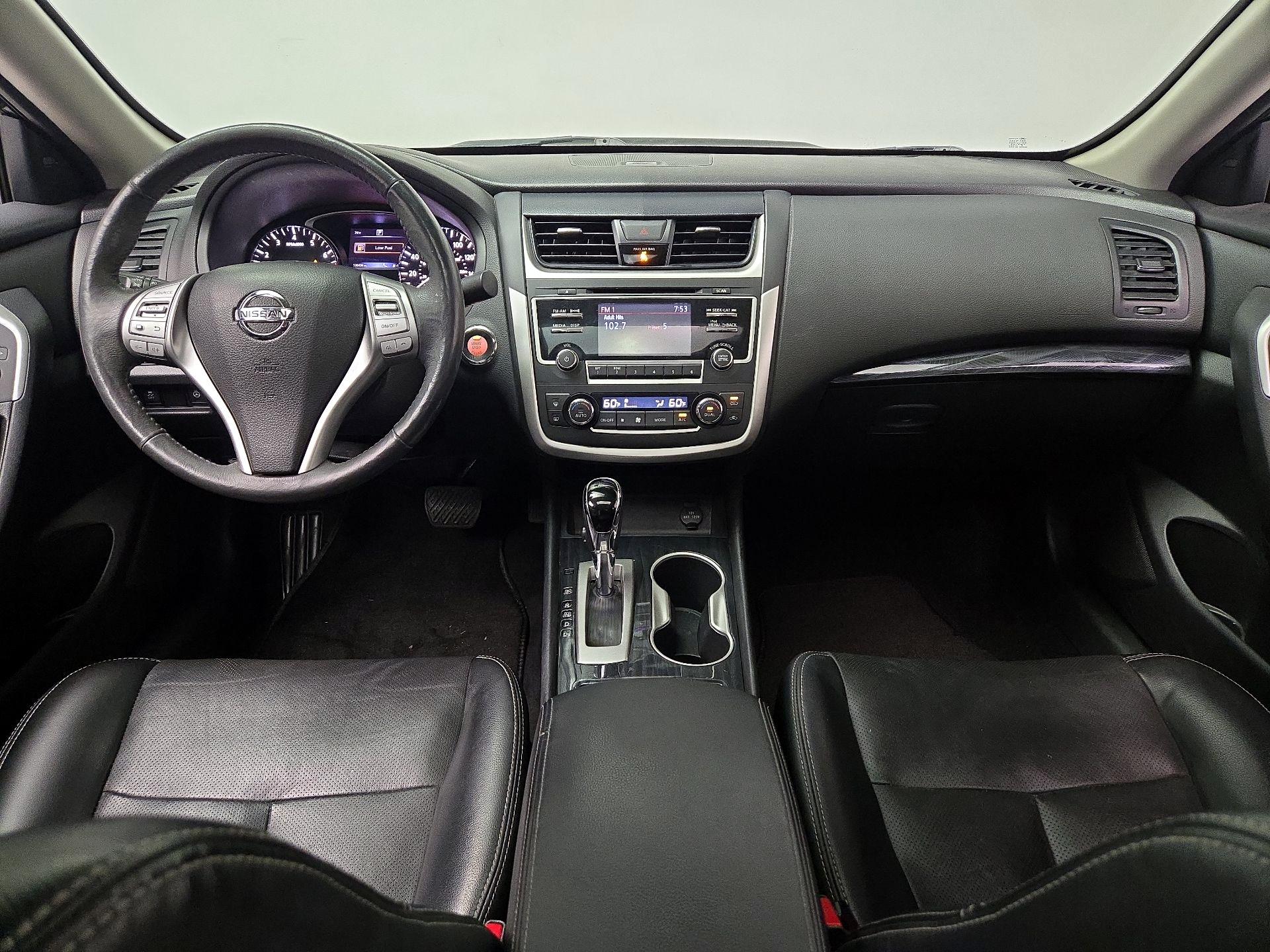 Thumbnail: 2017 Nissan Altima - 9