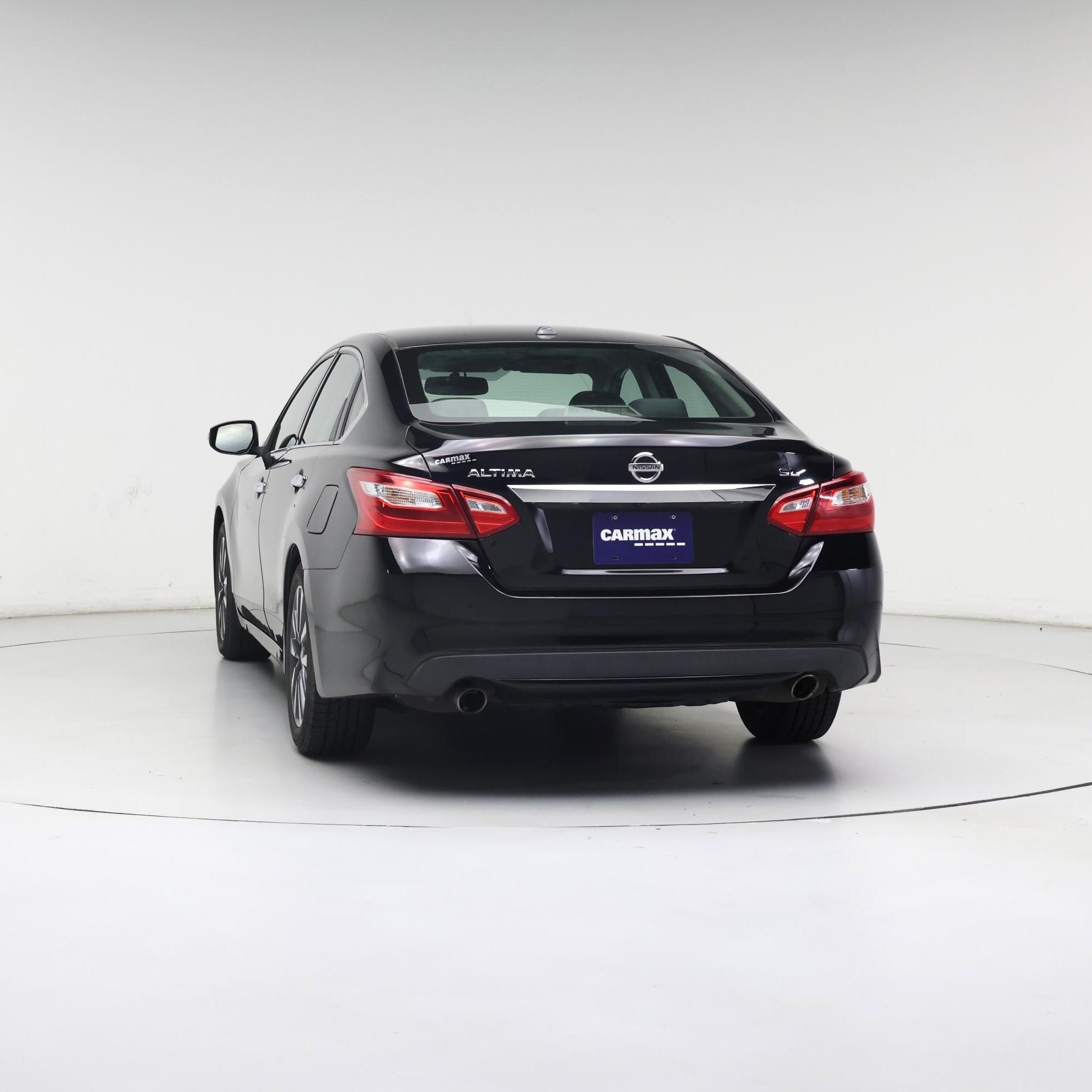 Thumbnail: 2017 Nissan Altima - 6