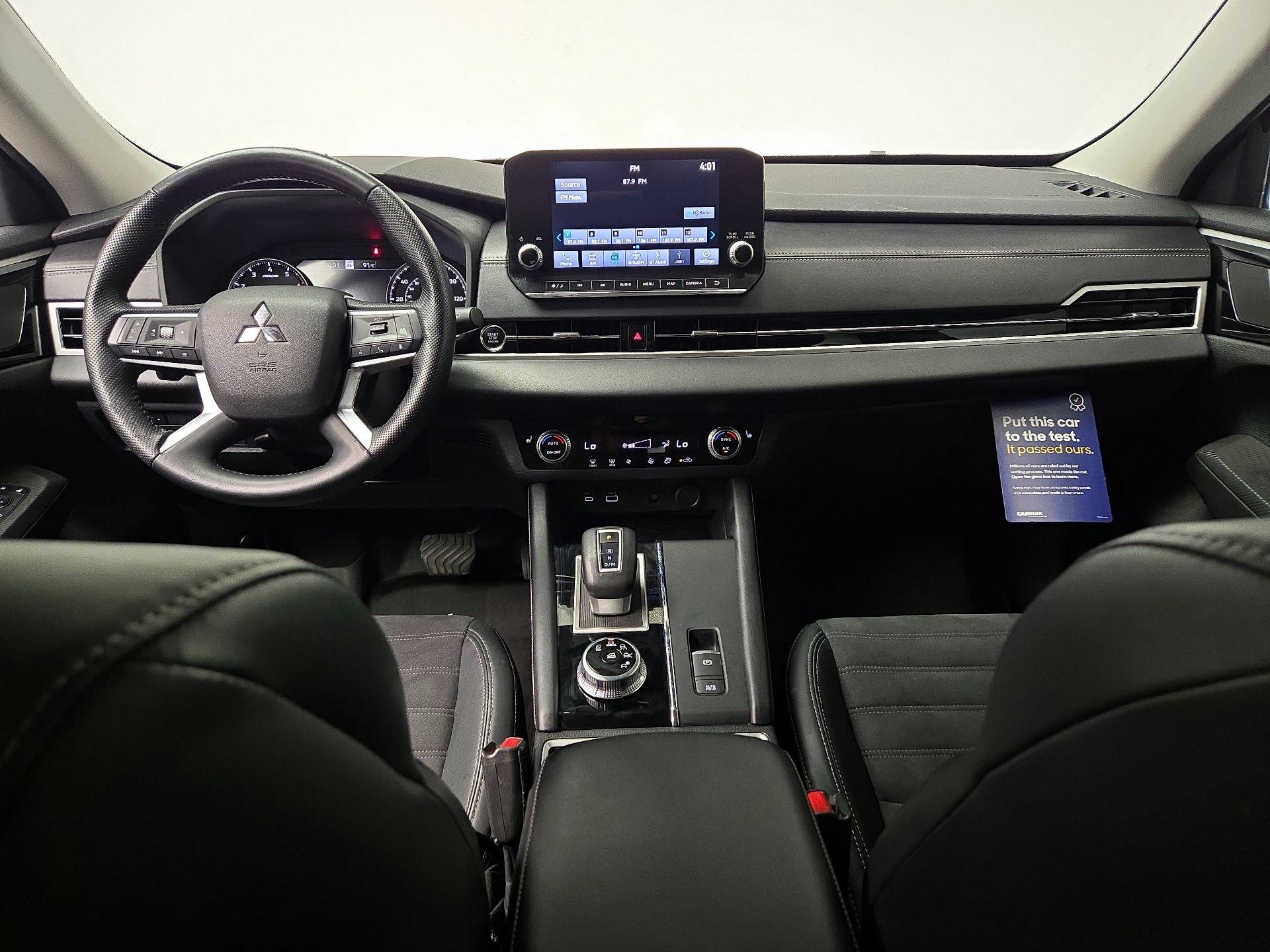 Thumbnail: 2022 Mitsubishi Outlander - 9