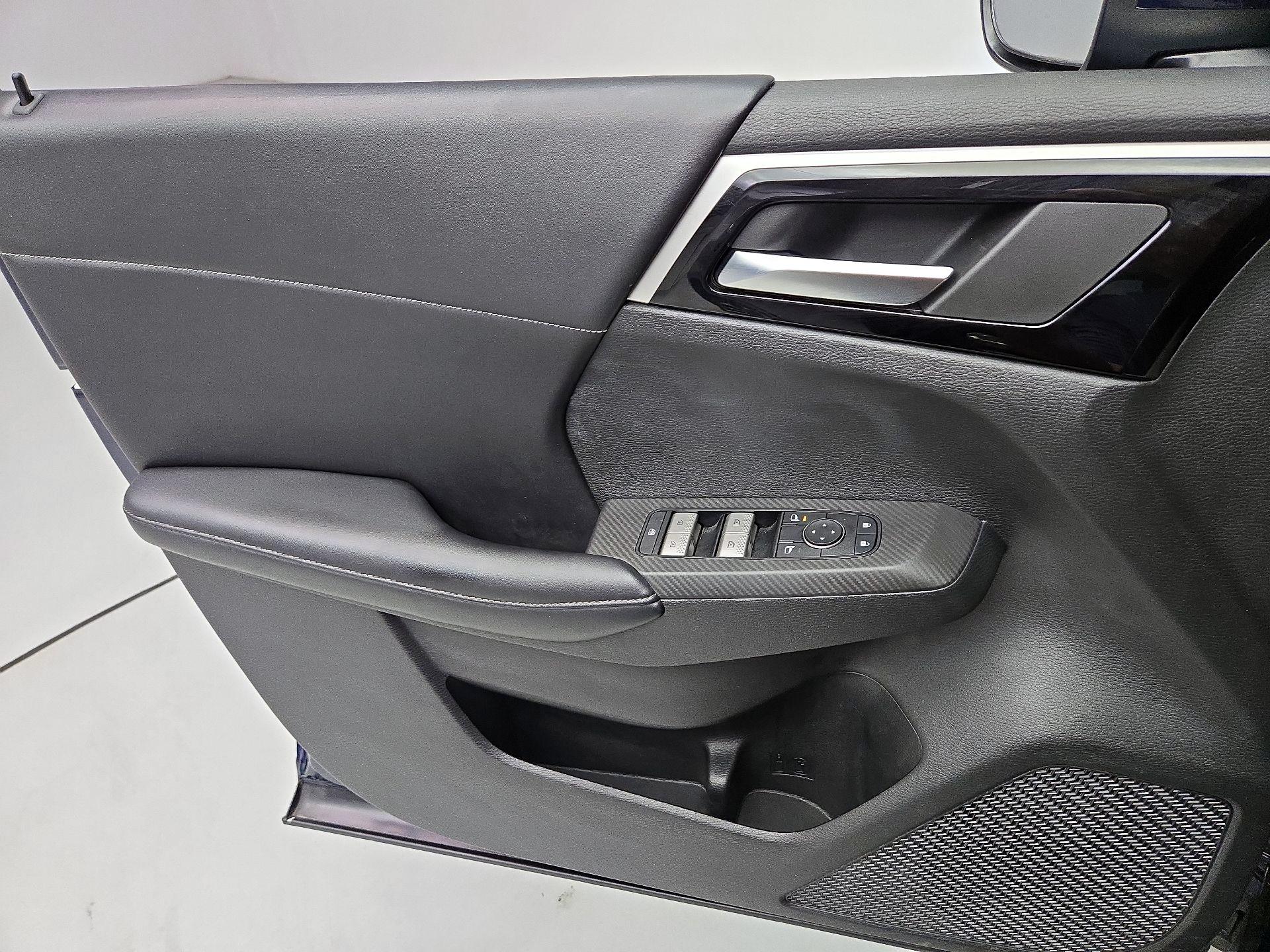 Thumbnail: 2022 Mitsubishi Outlander - 12