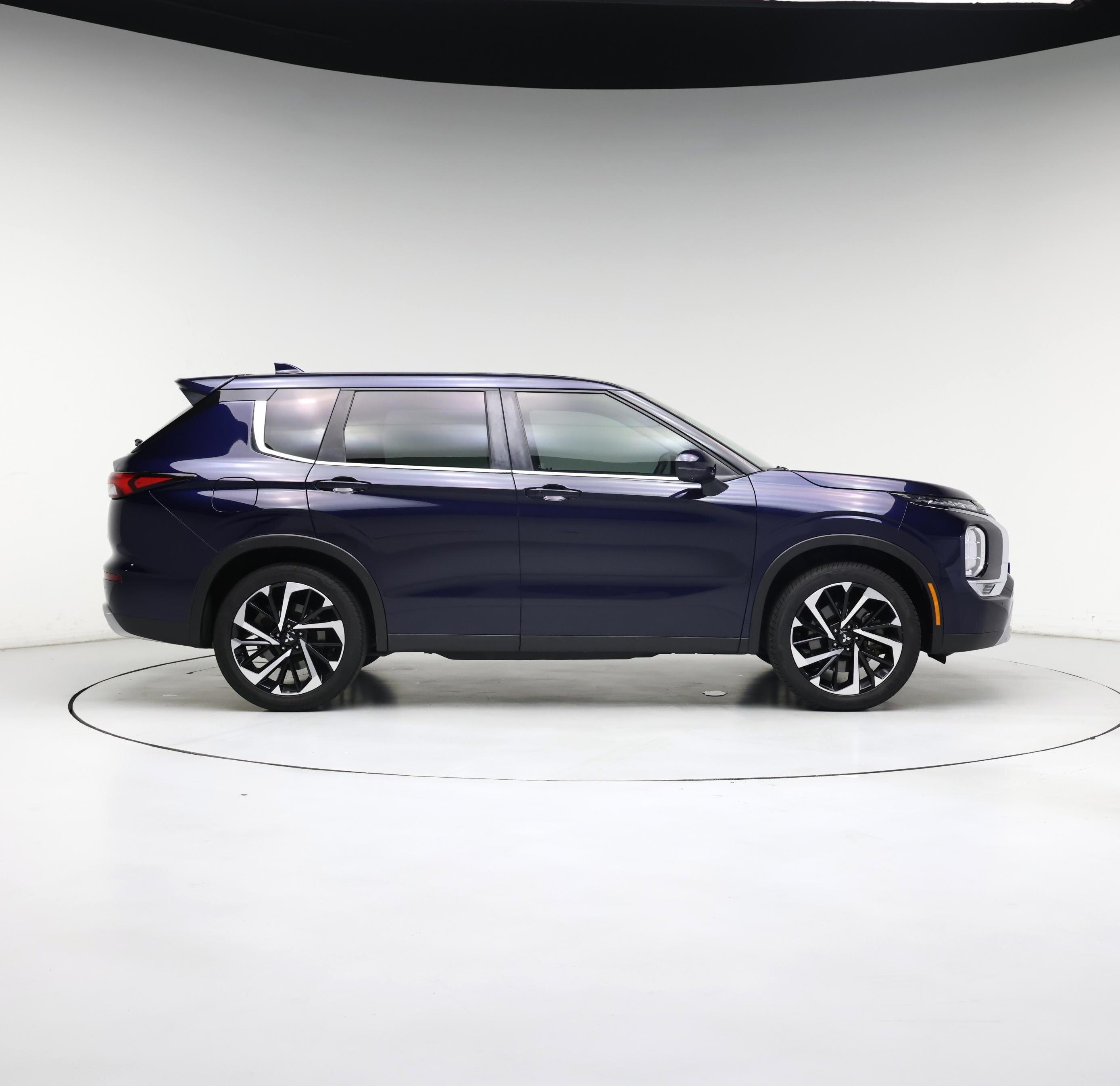 Thumbnail: 2022 Mitsubishi Outlander - 7