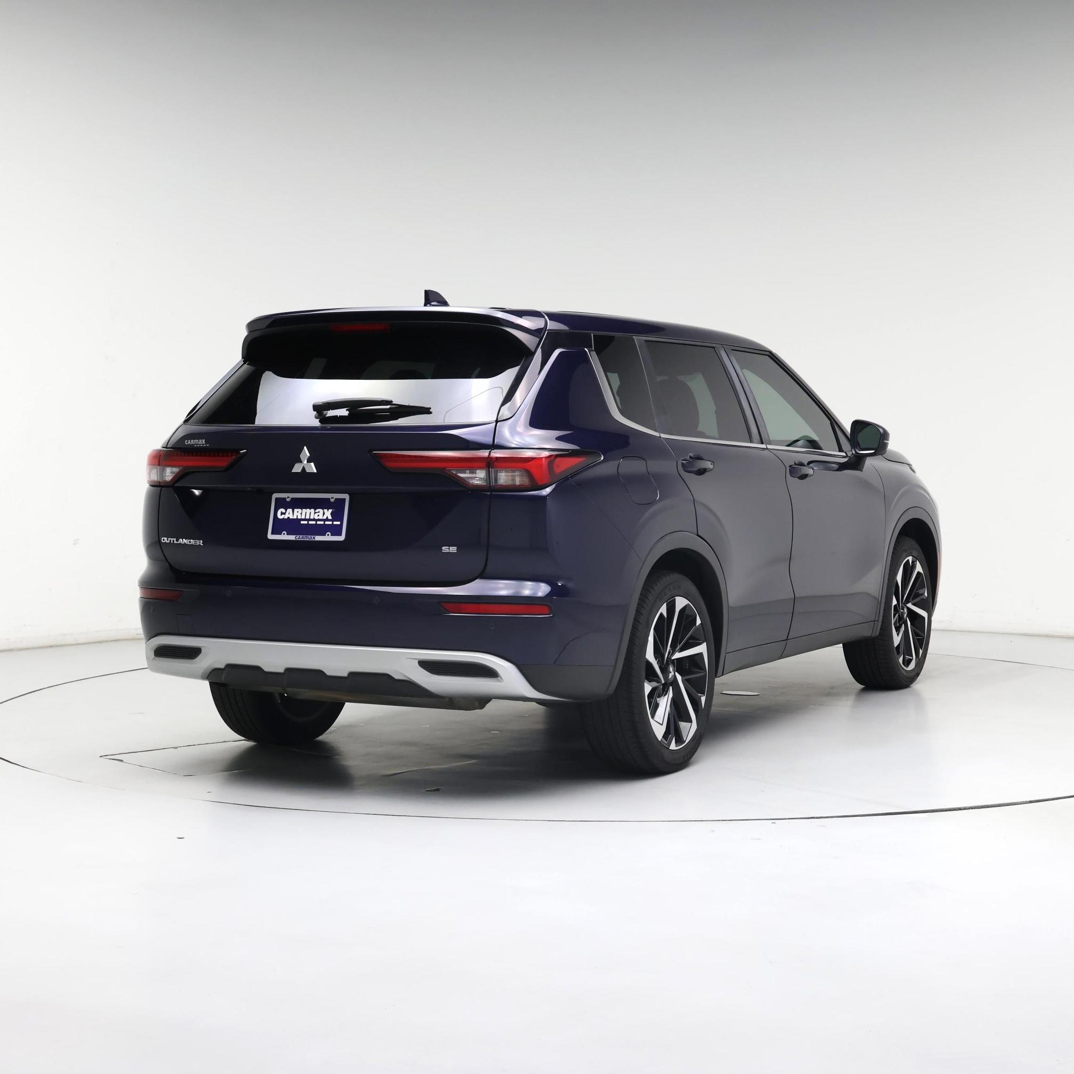 Thumbnail: 2022 Mitsubishi Outlander - 8