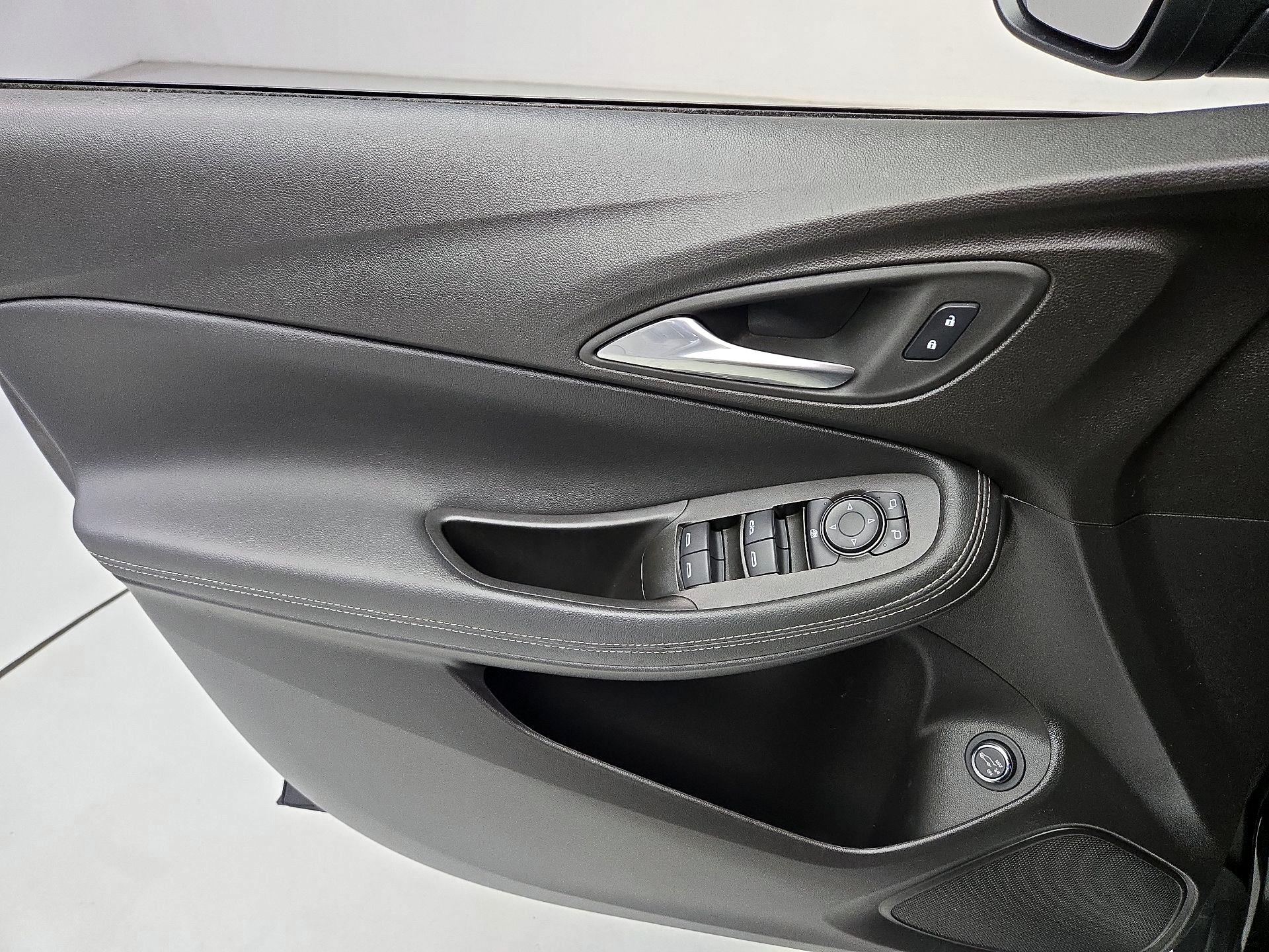 Thumbnail: 2022 Buick Encore GX - 12