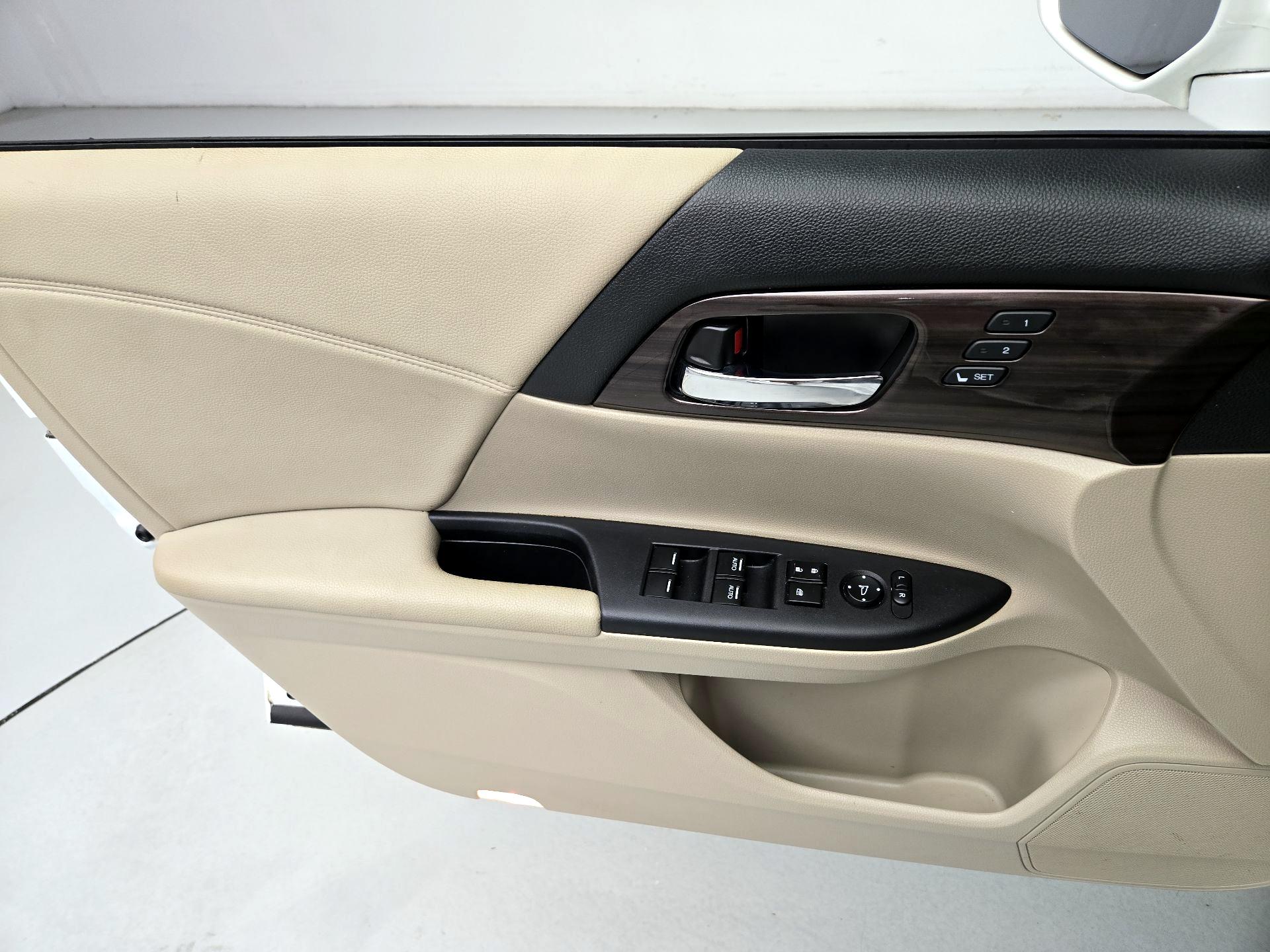 Thumbnail: 2017 Honda Accord - 12