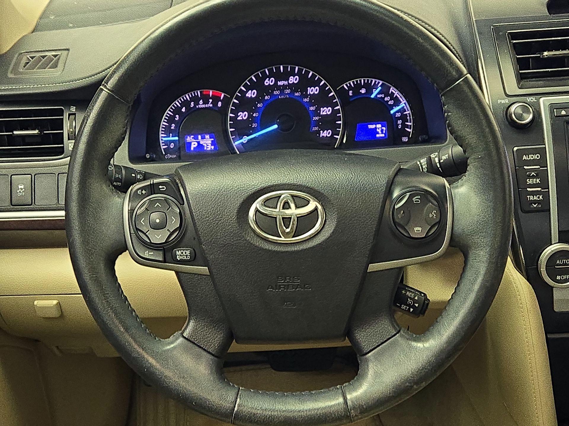 Thumbnail: 2014 Toyota Camry - 10