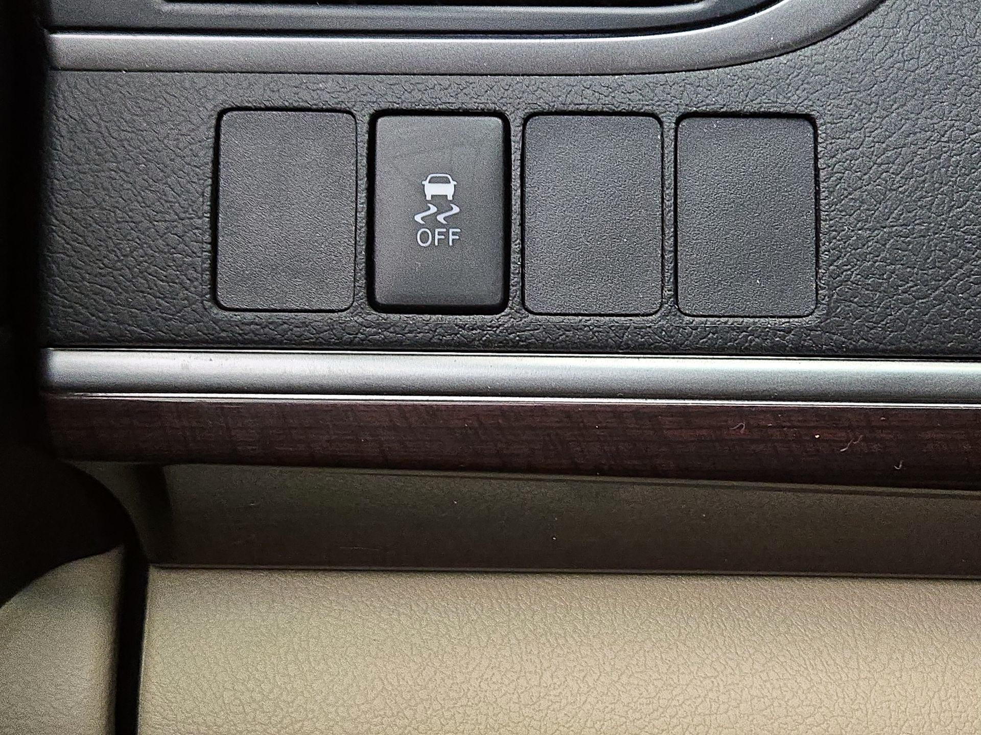 Thumbnail: 2014 Toyota Camry - 13