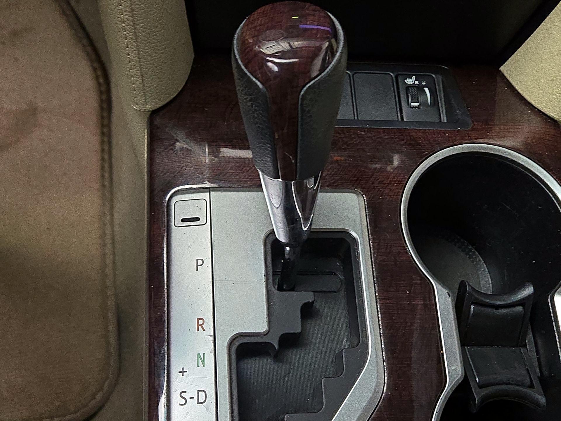 Thumbnail: 2014 Toyota Camry - 17