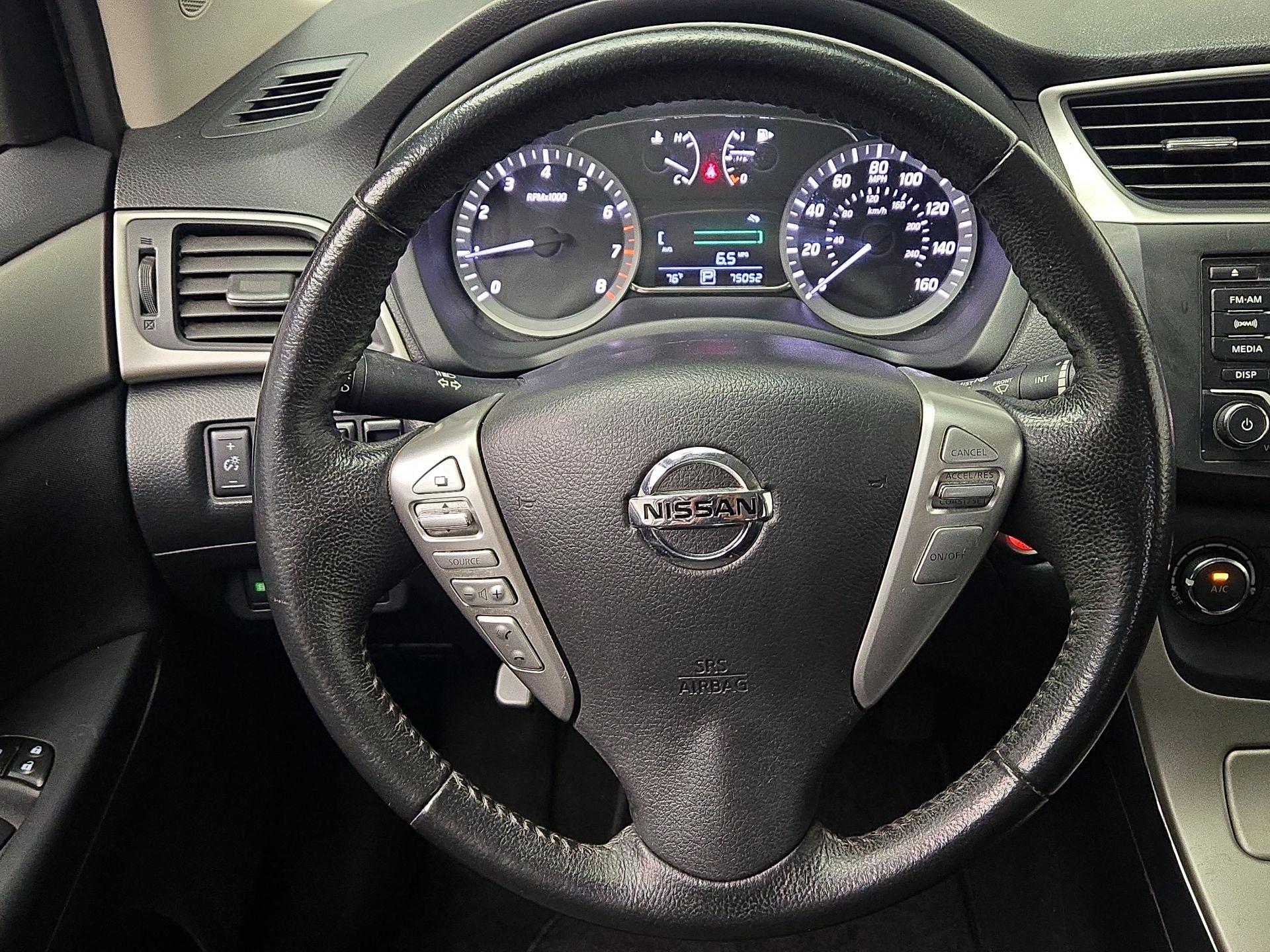 Thumbnail: 2015 Nissan Sentra - 10