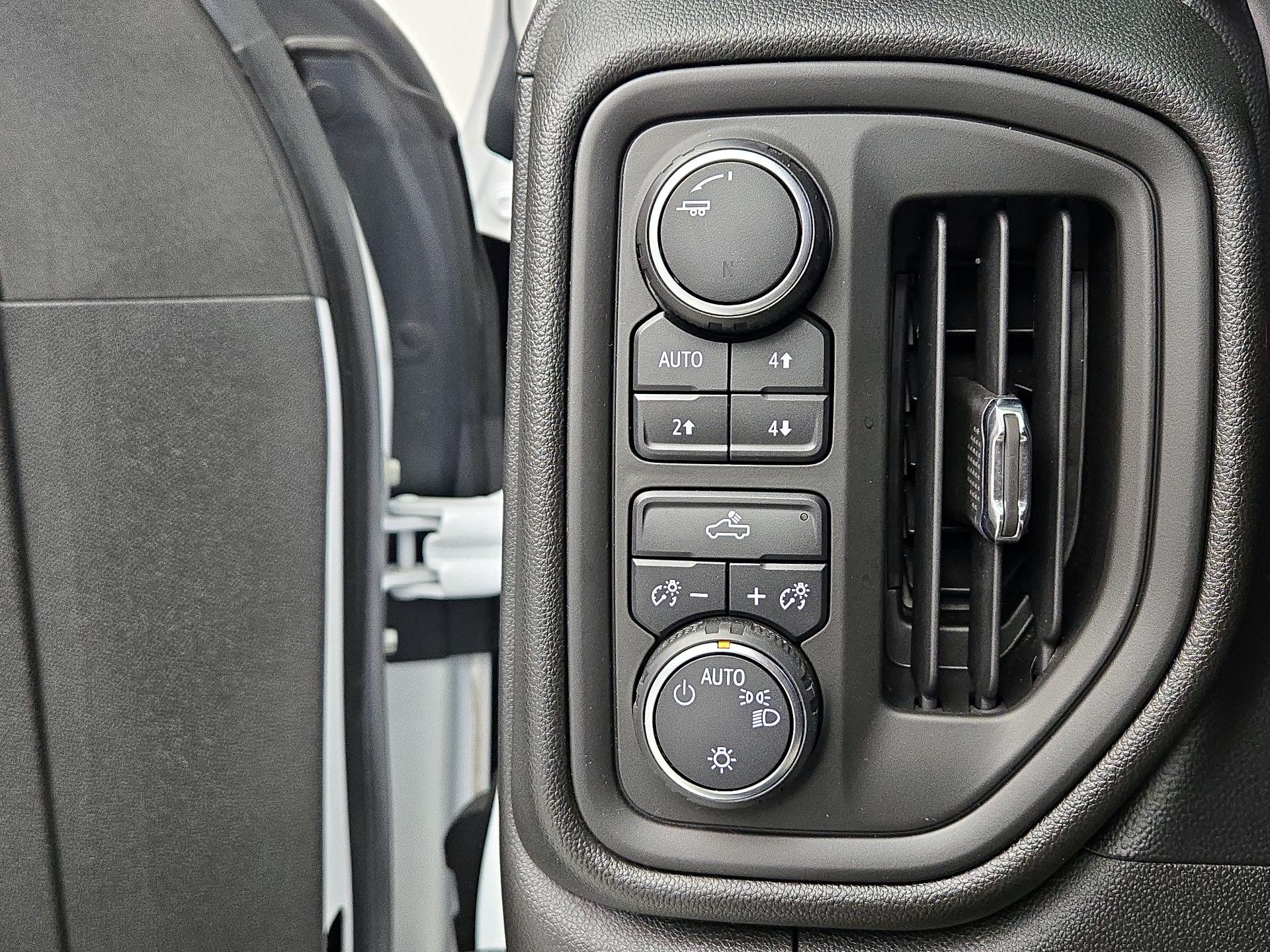 Thumbnail: 2019 Chevrolet Silverado 1500 - 13