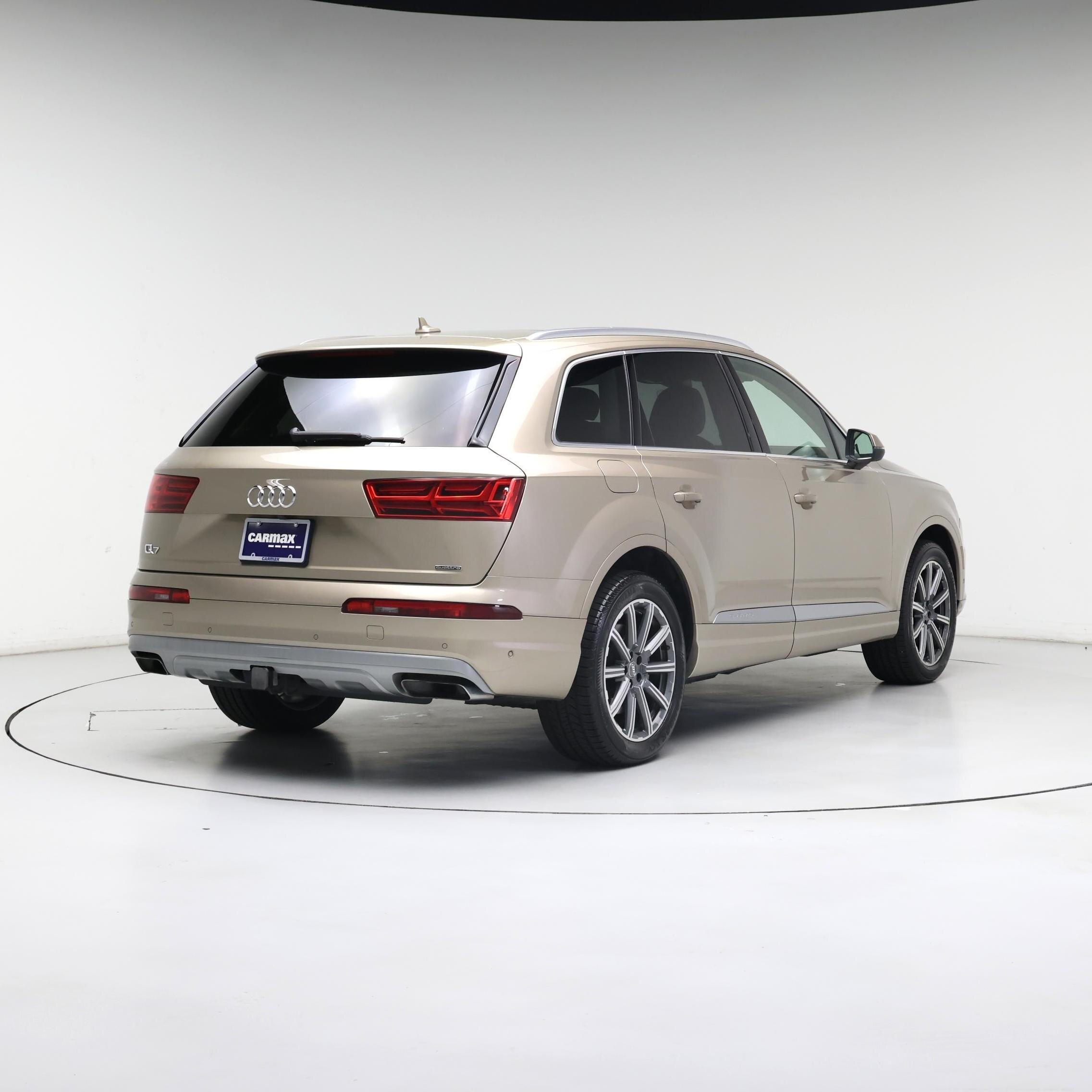 Thumbnail: 2019 Audi Q7 - 8