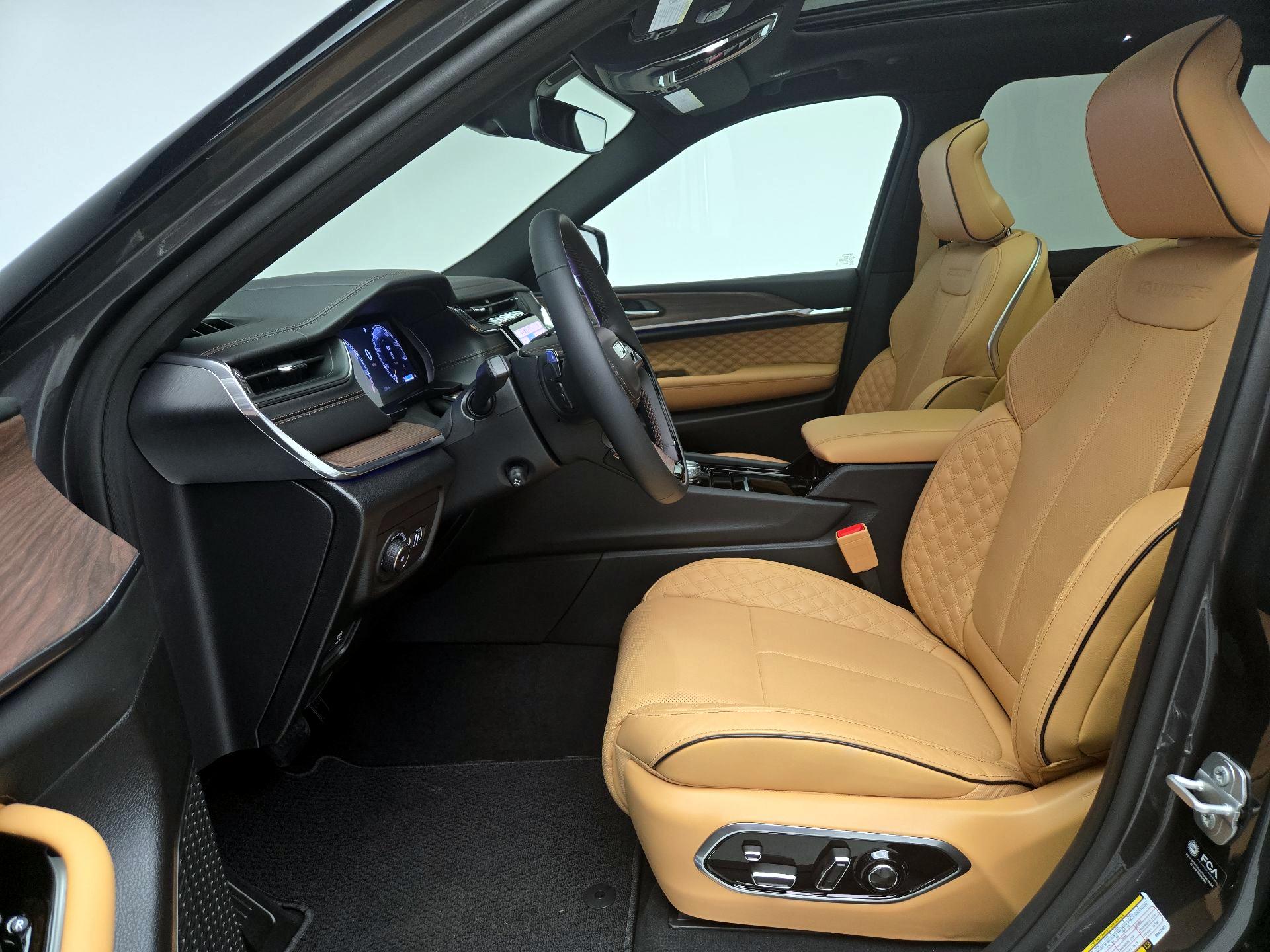 Thumbnail: 2025 Jeep Grand Cherokee - 11