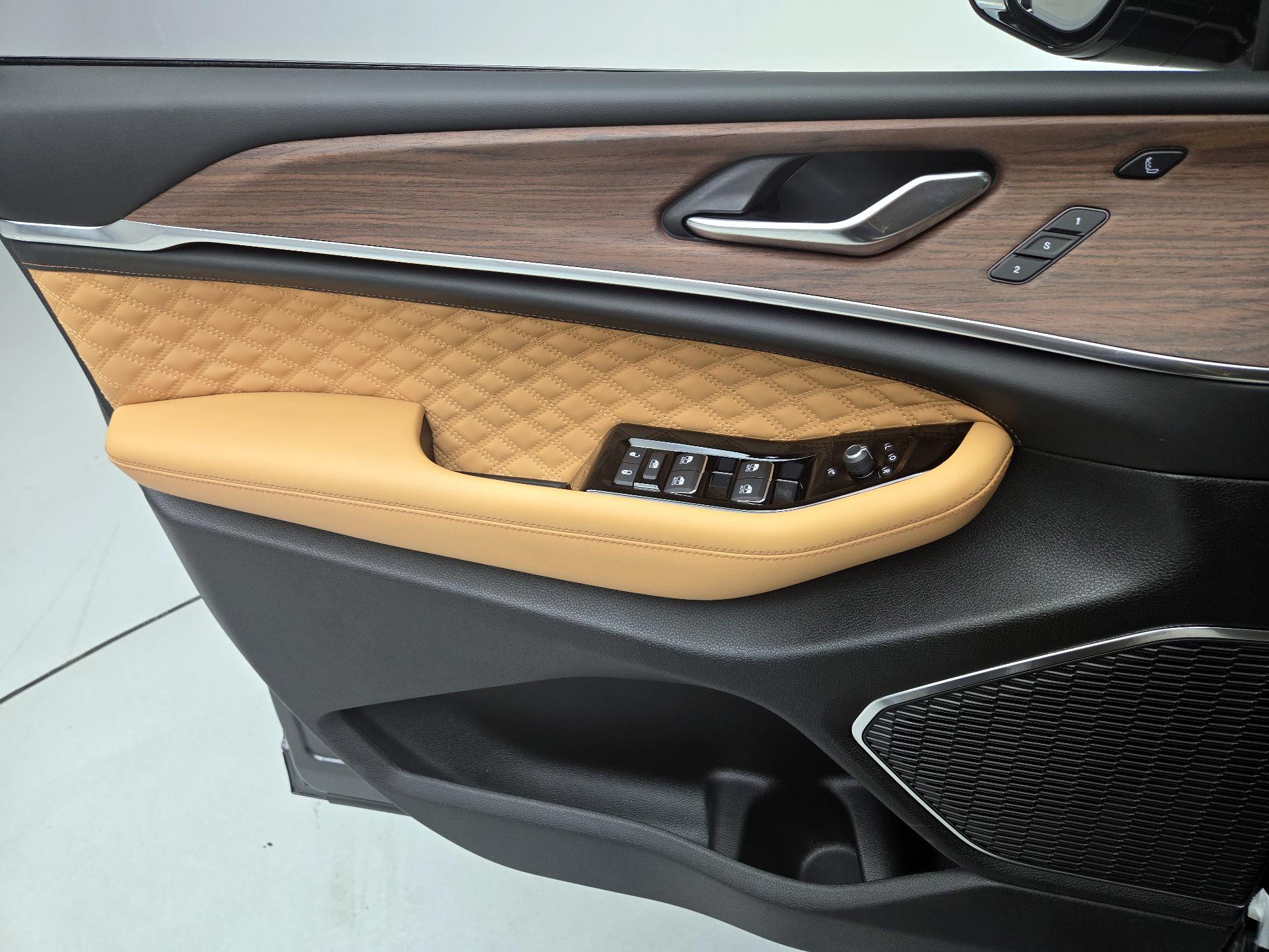 Thumbnail: 2025 Jeep Grand Cherokee - 12