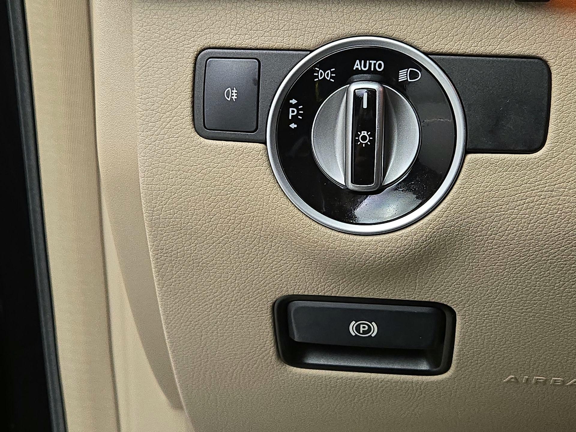 Thumbnail: 2015 Mercedes-Benz M-Class - 13