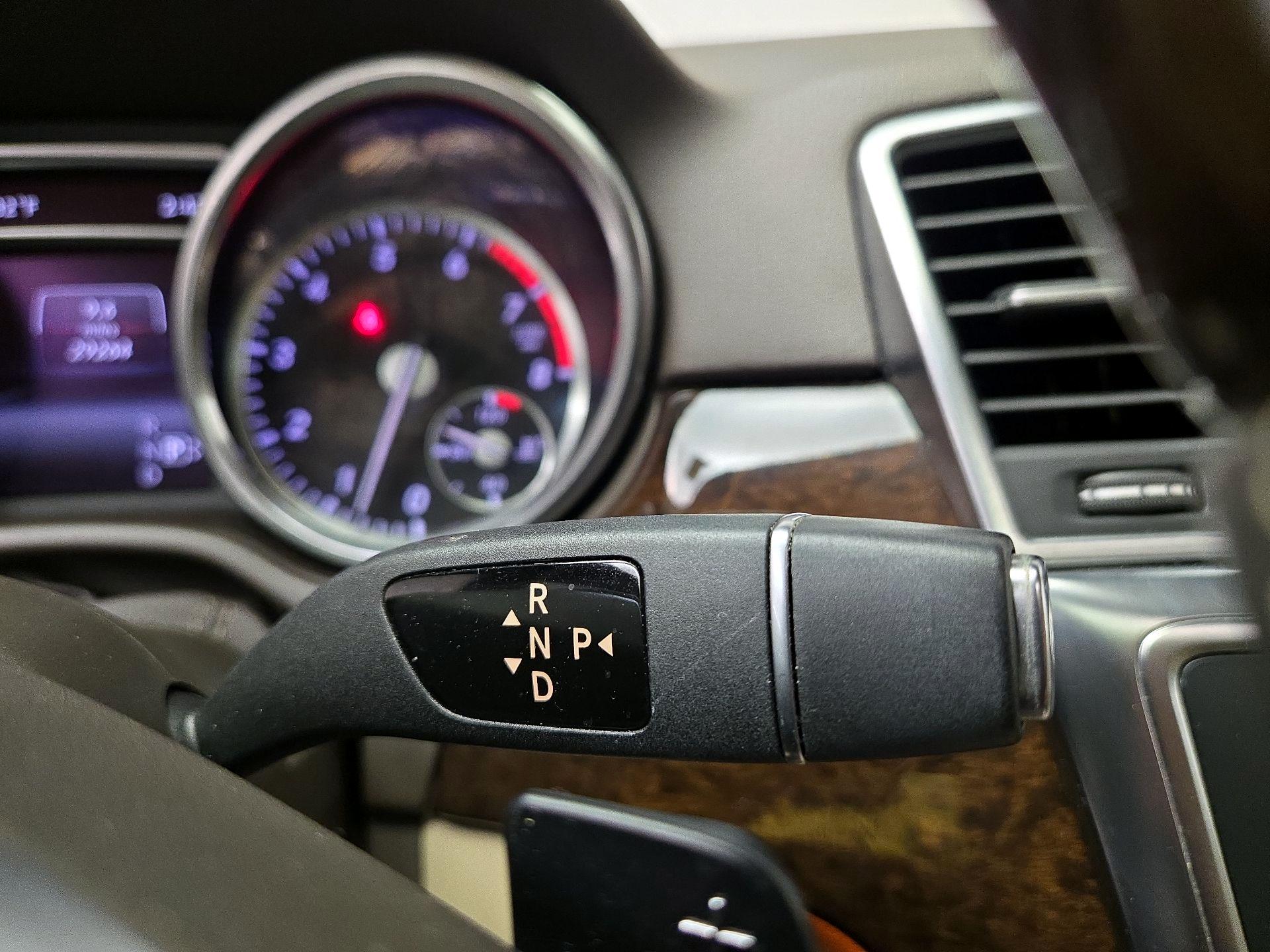 Thumbnail: 2015 Mercedes-Benz M-Class - 18