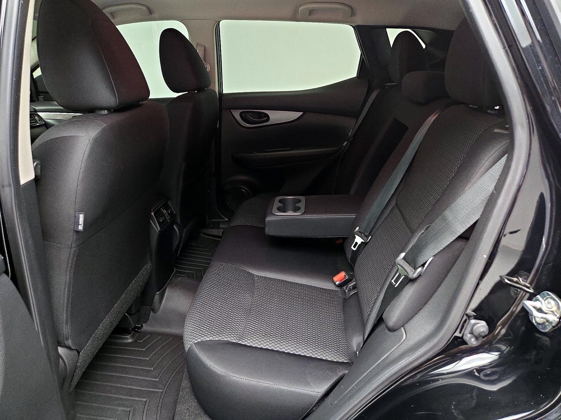 Thumbnail: 2021 Nissan Rogue Sport - 19