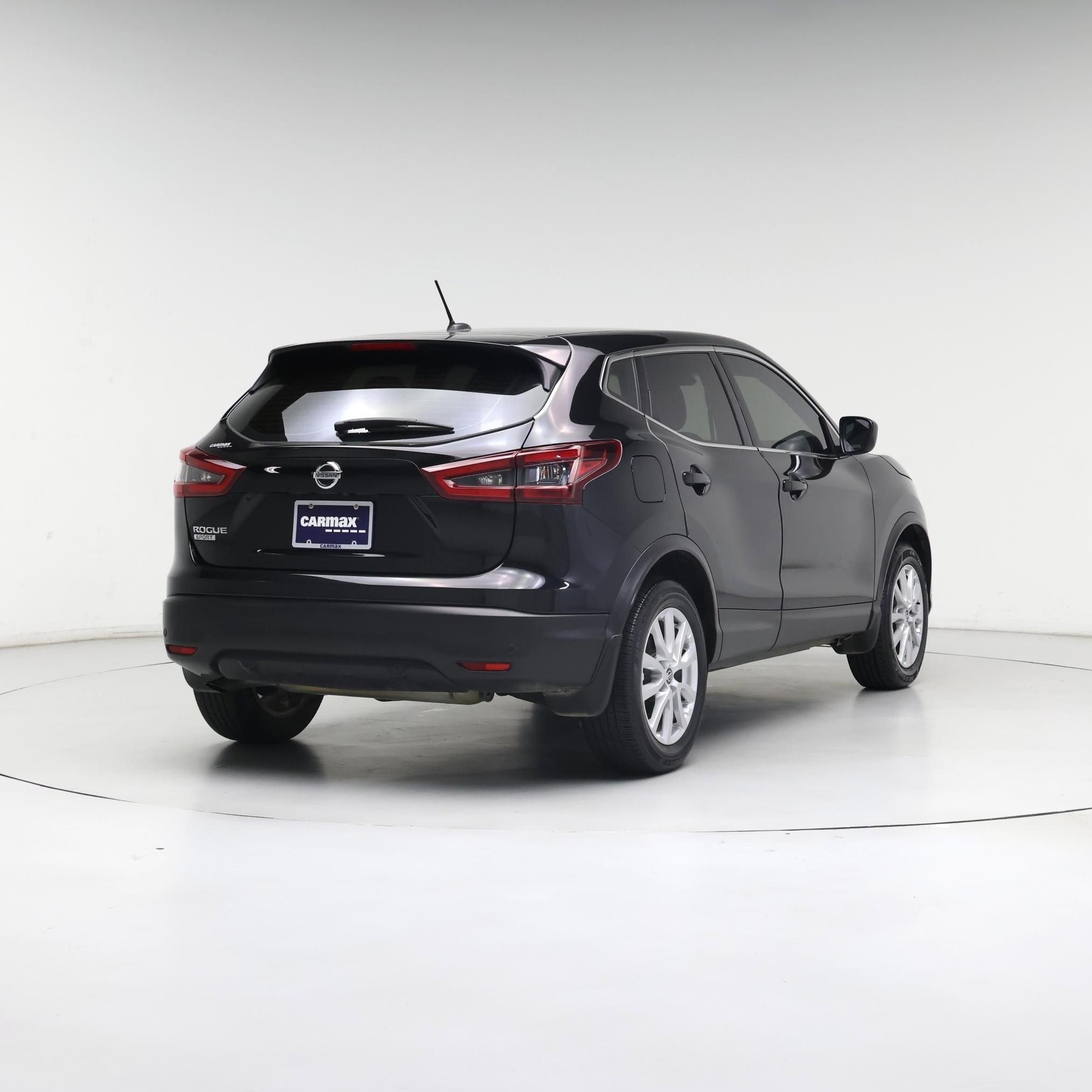 Thumbnail: 2021 Nissan Rogue Sport - 8