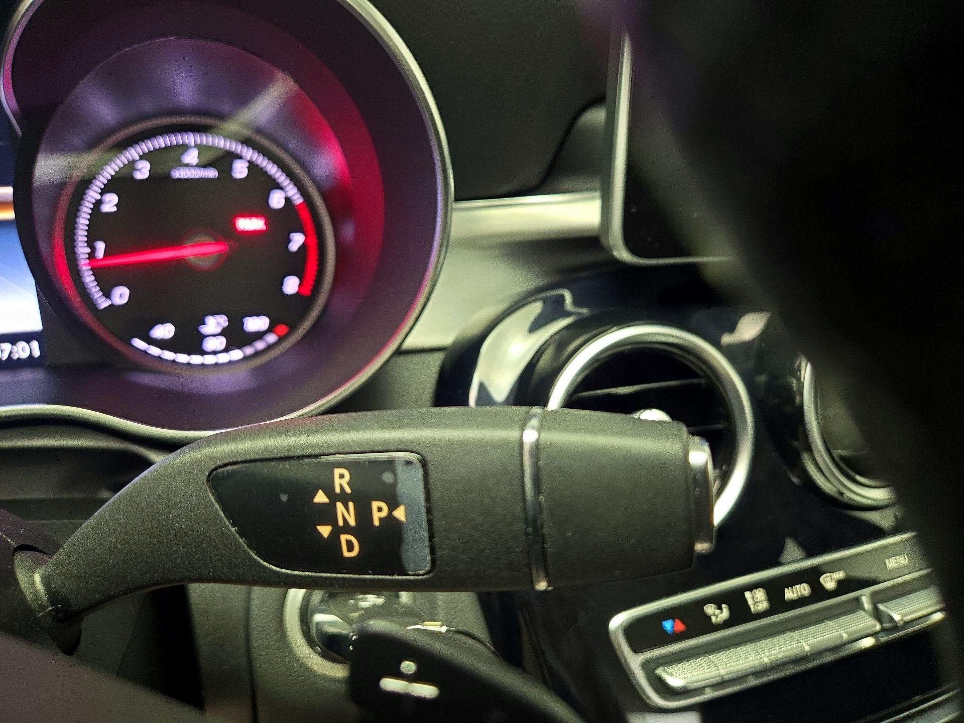Thumbnail: 2015 Mercedes-Benz C-Class - 17