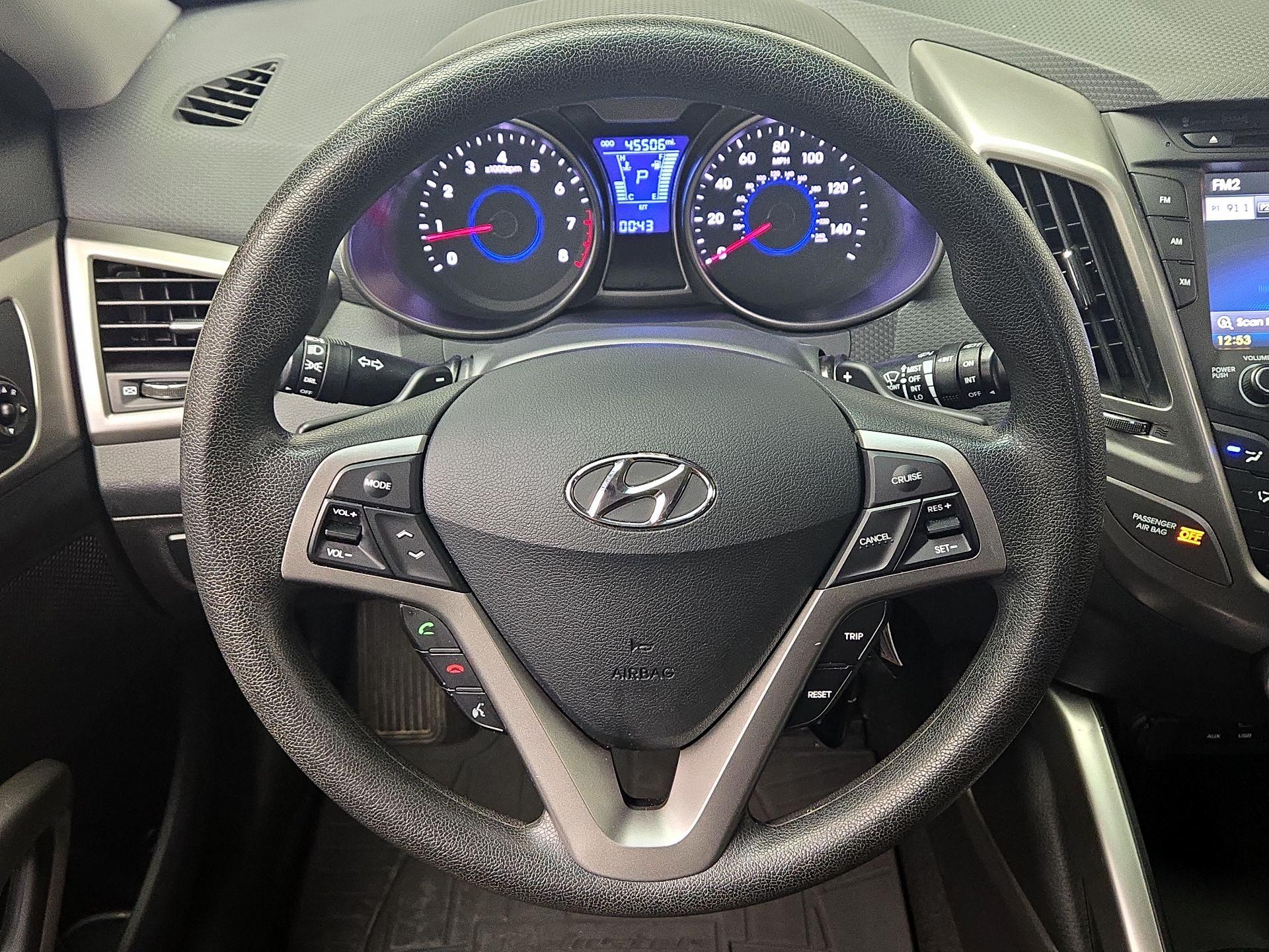 Thumbnail: 2016 Hyundai Veloster - 10