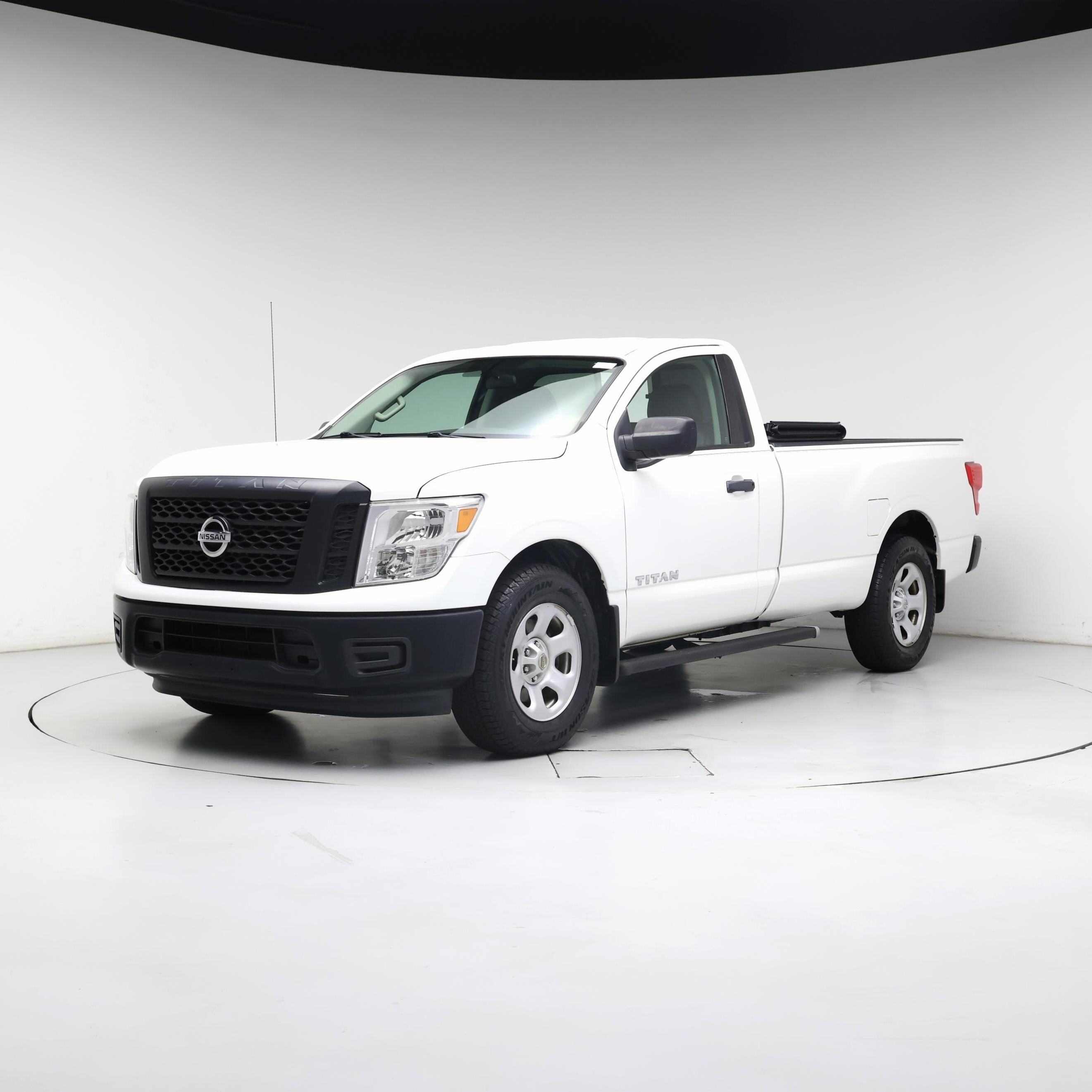 Thumbnail: 2017 Nissan Titan - 4