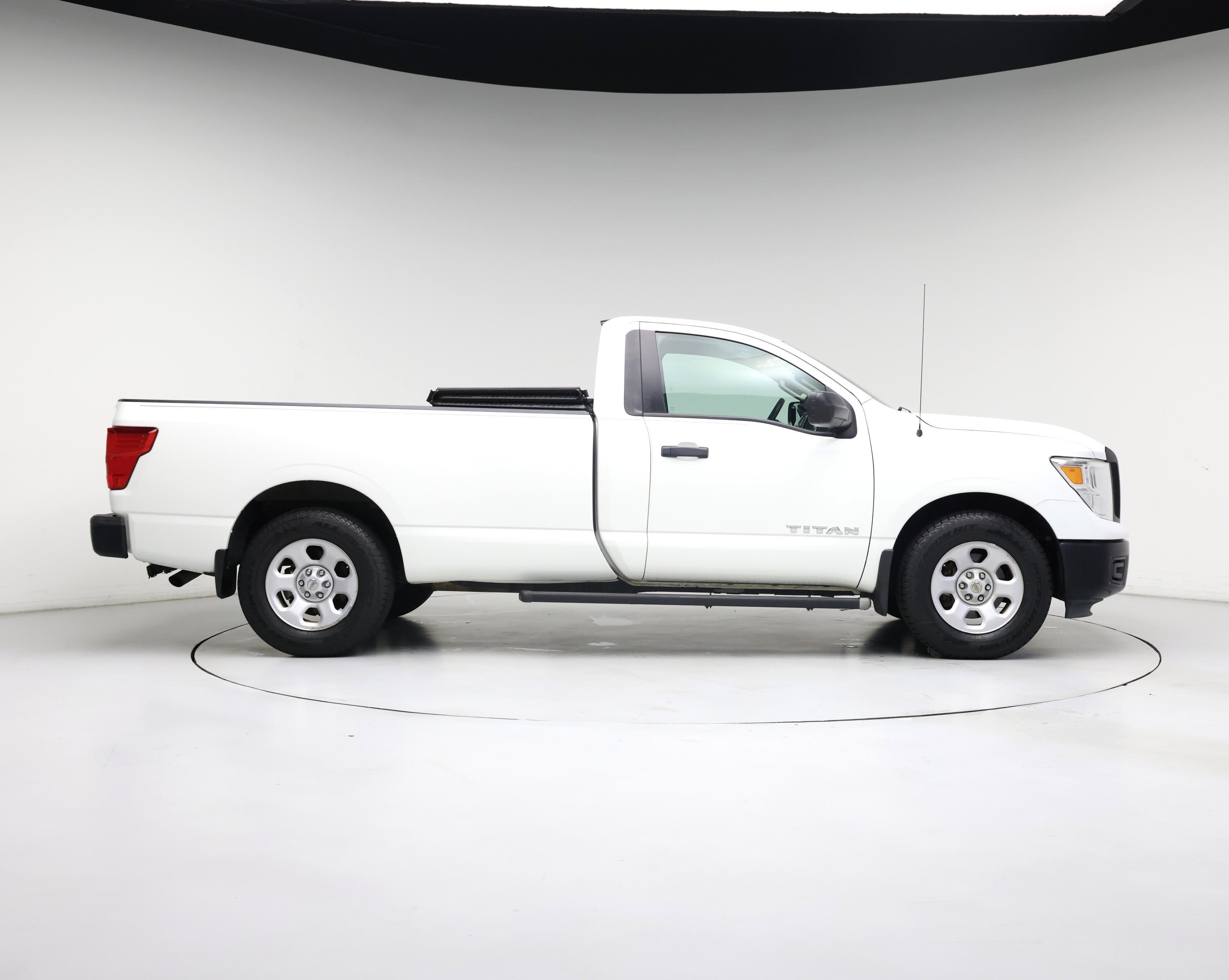 Thumbnail: 2017 Nissan Titan - 7
