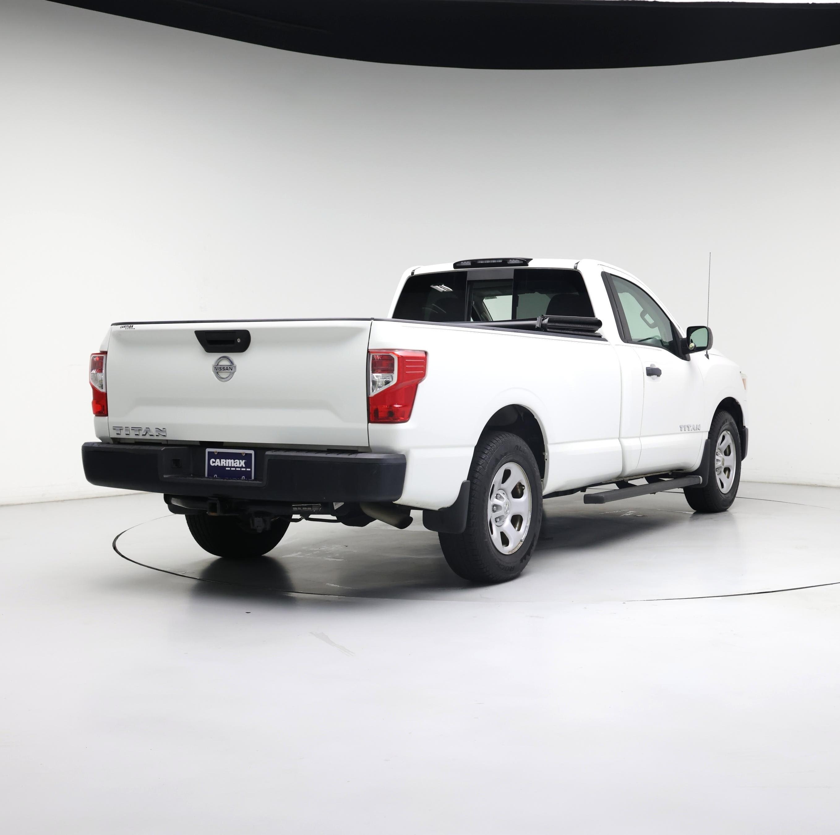 Thumbnail: 2017 Nissan Titan - 8