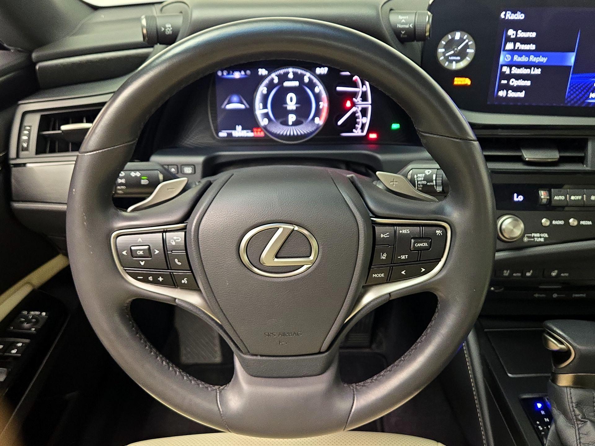 Thumbnail: 2022 Lexus ES - 10