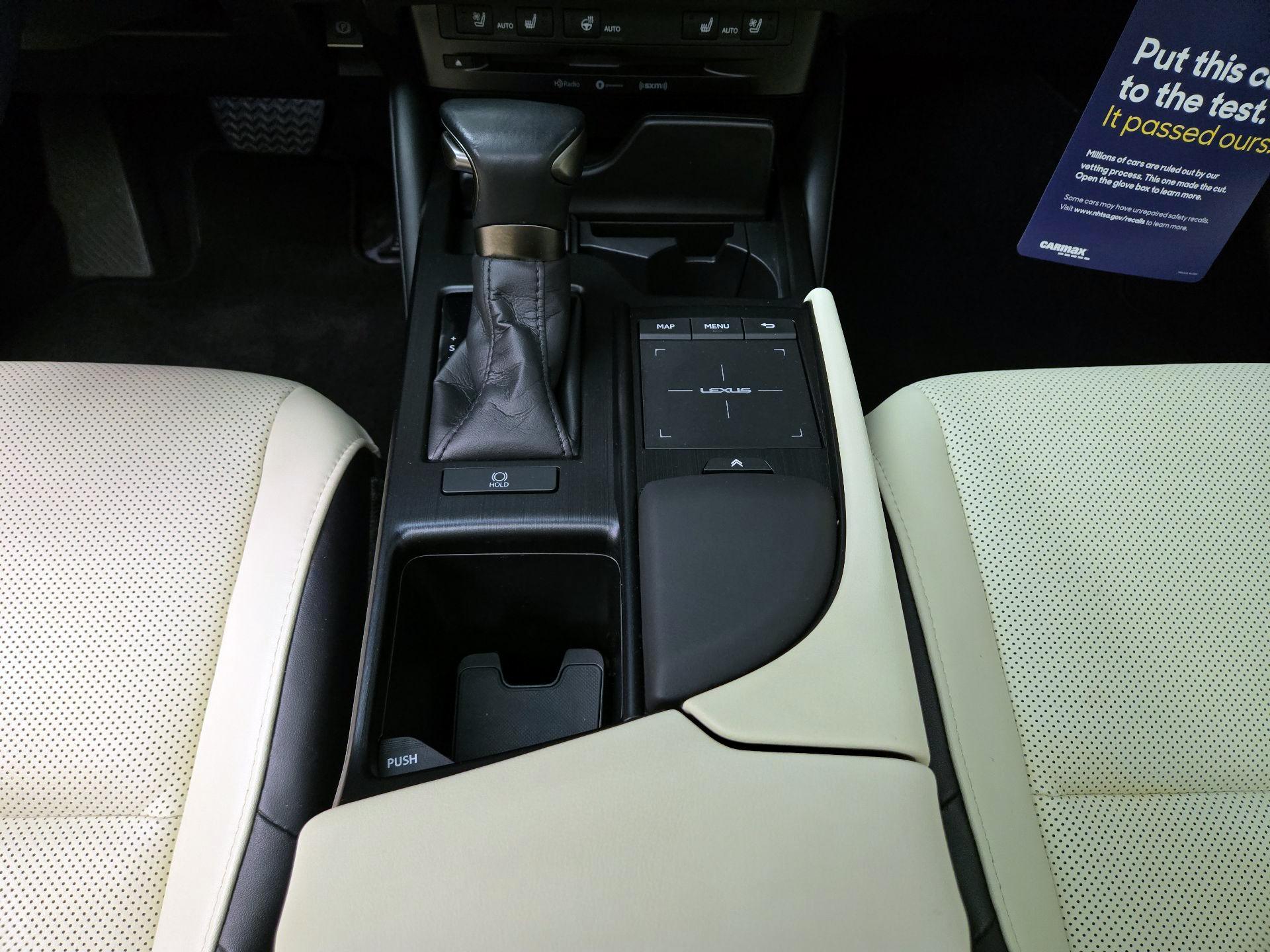 Thumbnail: 2022 Lexus ES - 18