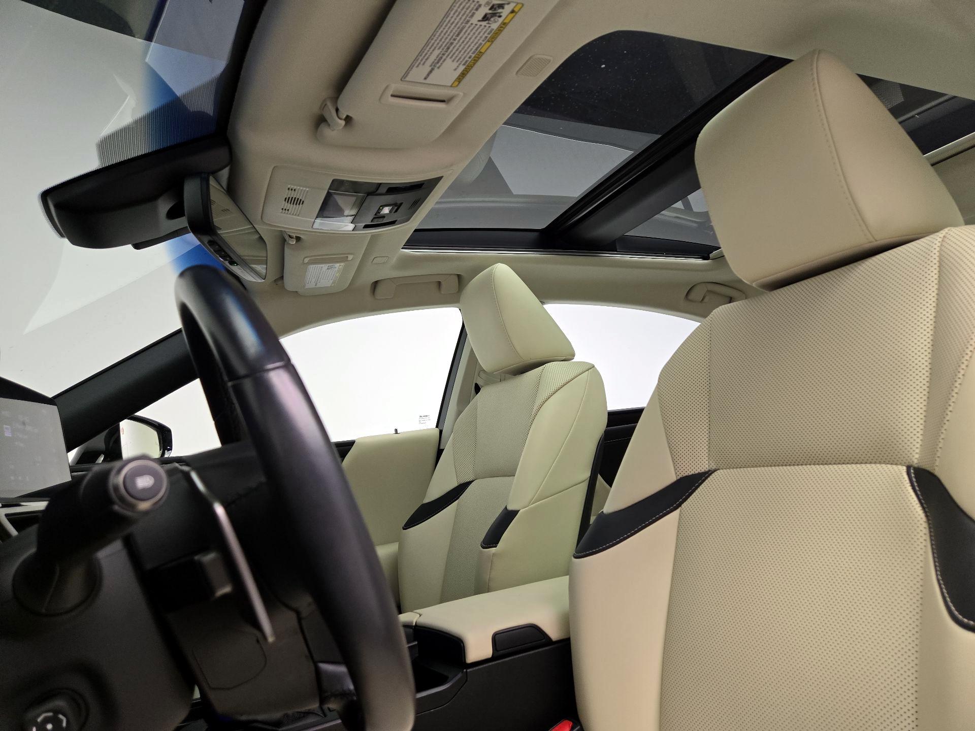 Thumbnail: 2022 Lexus ES - 20