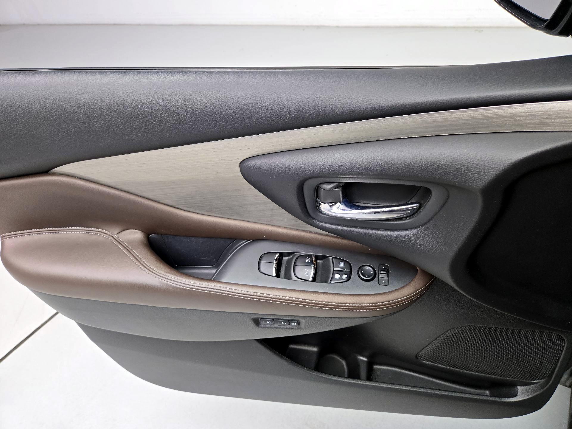 Thumbnail: 2015 Nissan Murano - 12
