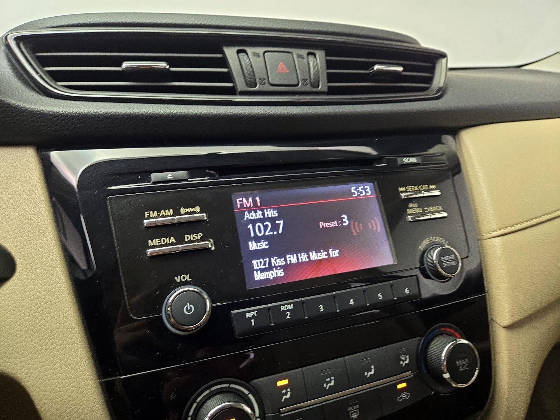 Thumbnail: 2017 Nissan Rogue - 15