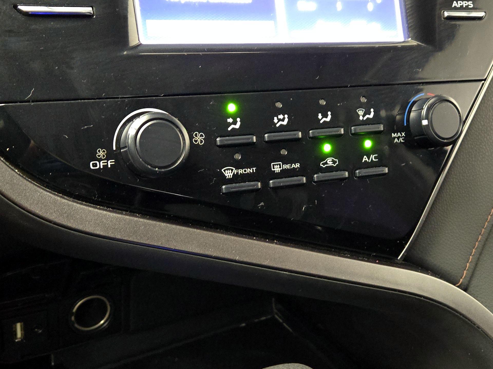 Thumbnail: 2019 Toyota Camry - 16