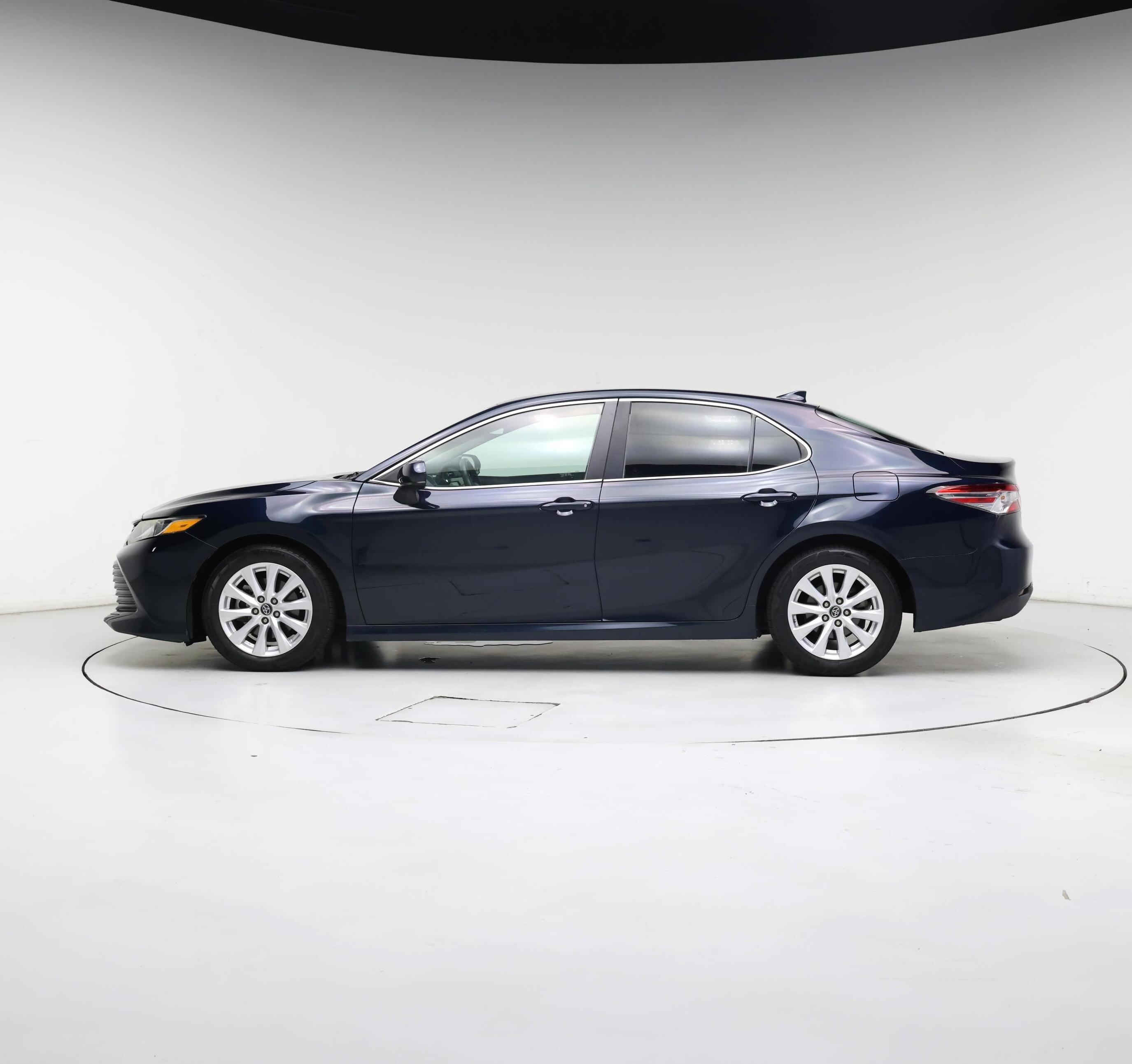 Thumbnail: 2019 Toyota Camry - 3