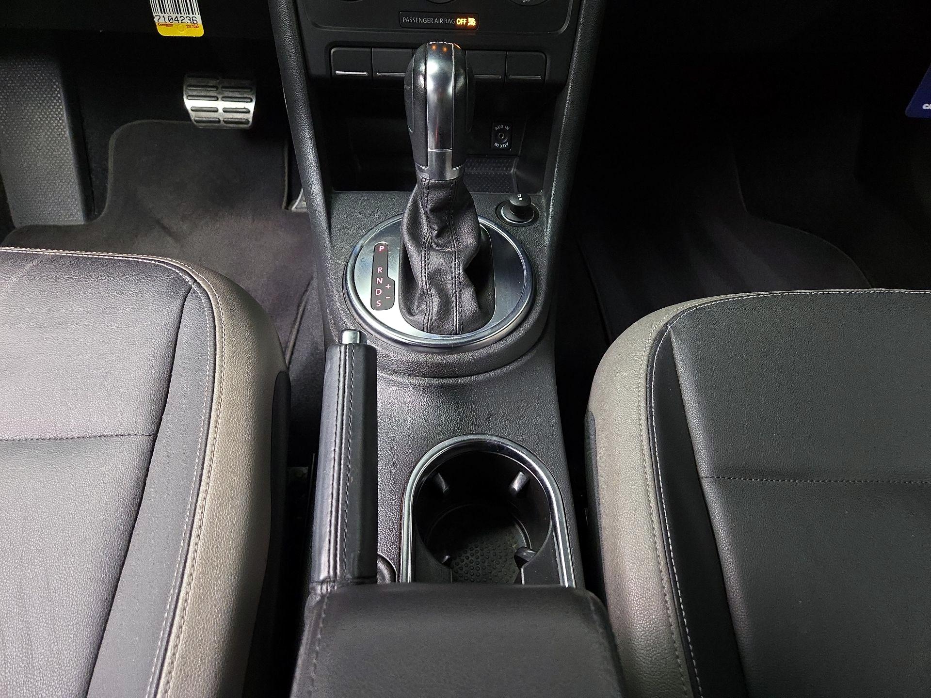 Thumbnail: 2013 Volkswagen Beetle - 16