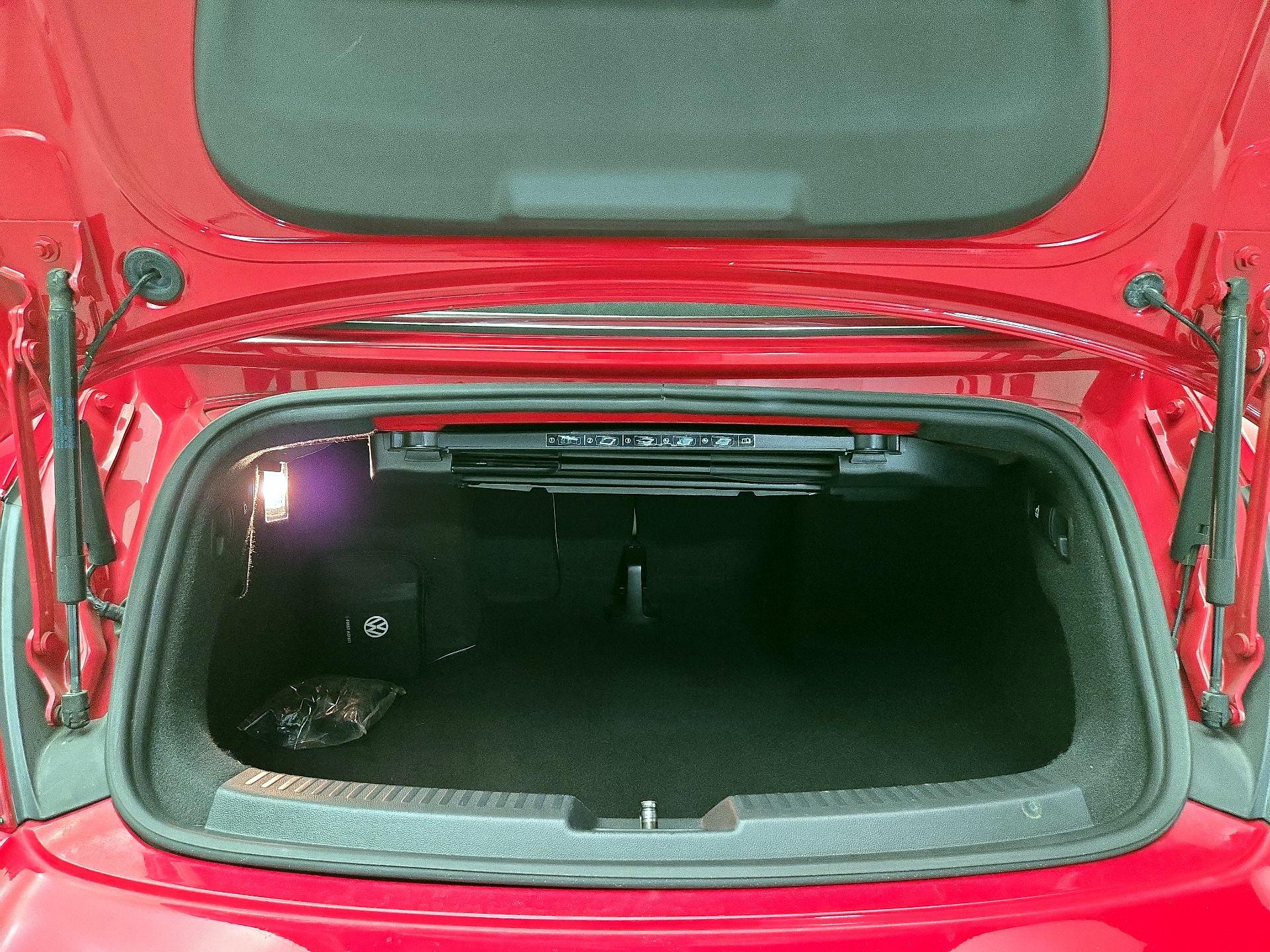 Thumbnail: 2013 Volkswagen Beetle - 19