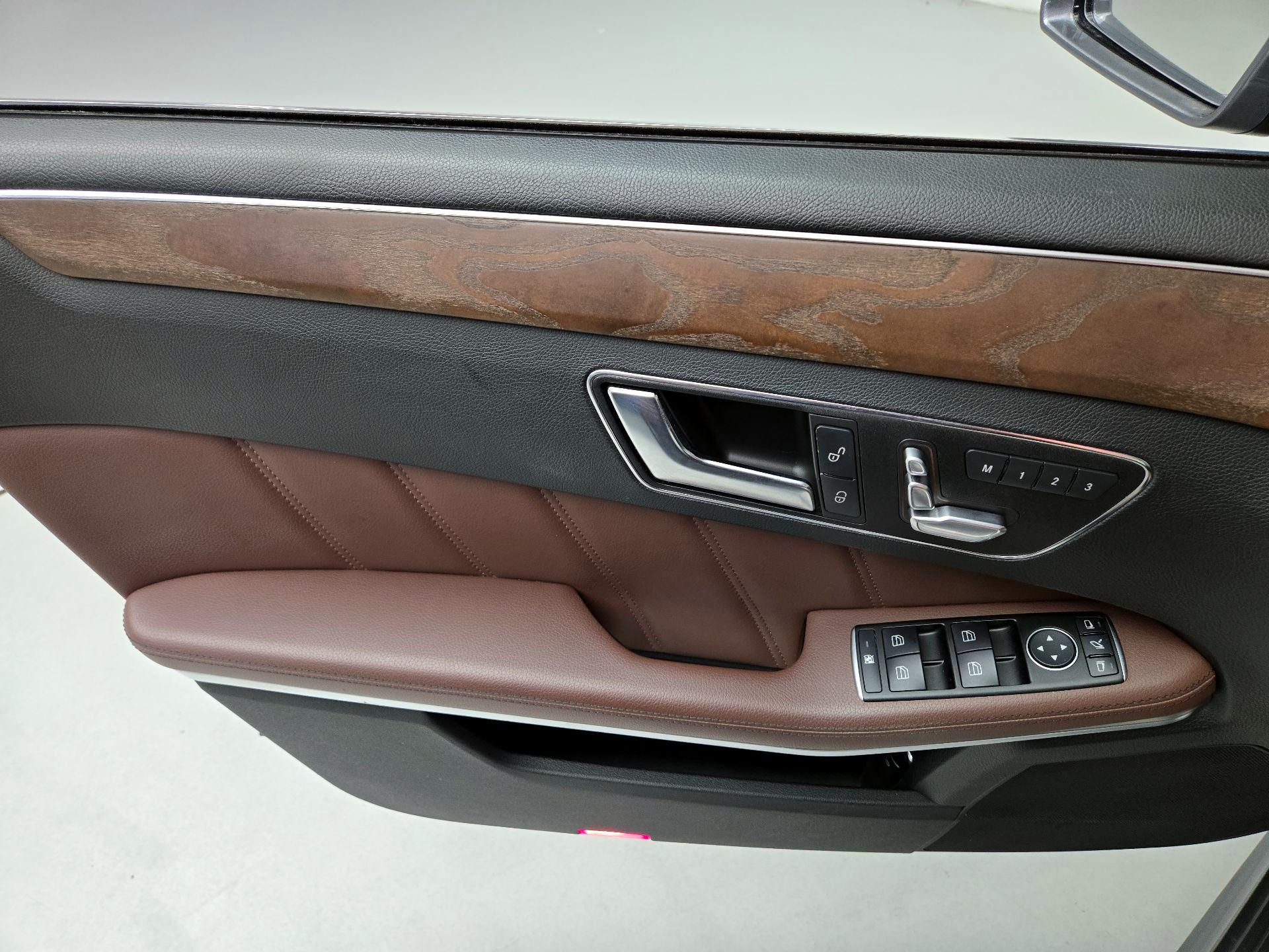 Thumbnail: 2016 Mercedes-Benz E-Class - 12