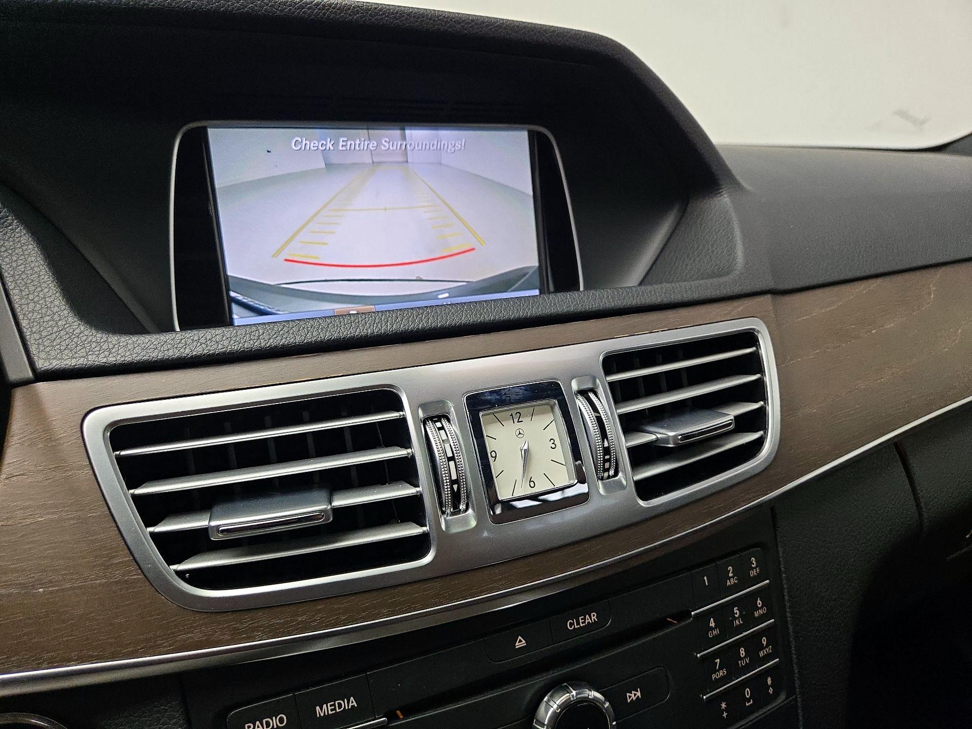 Thumbnail: 2016 Mercedes-Benz E-Class - 15