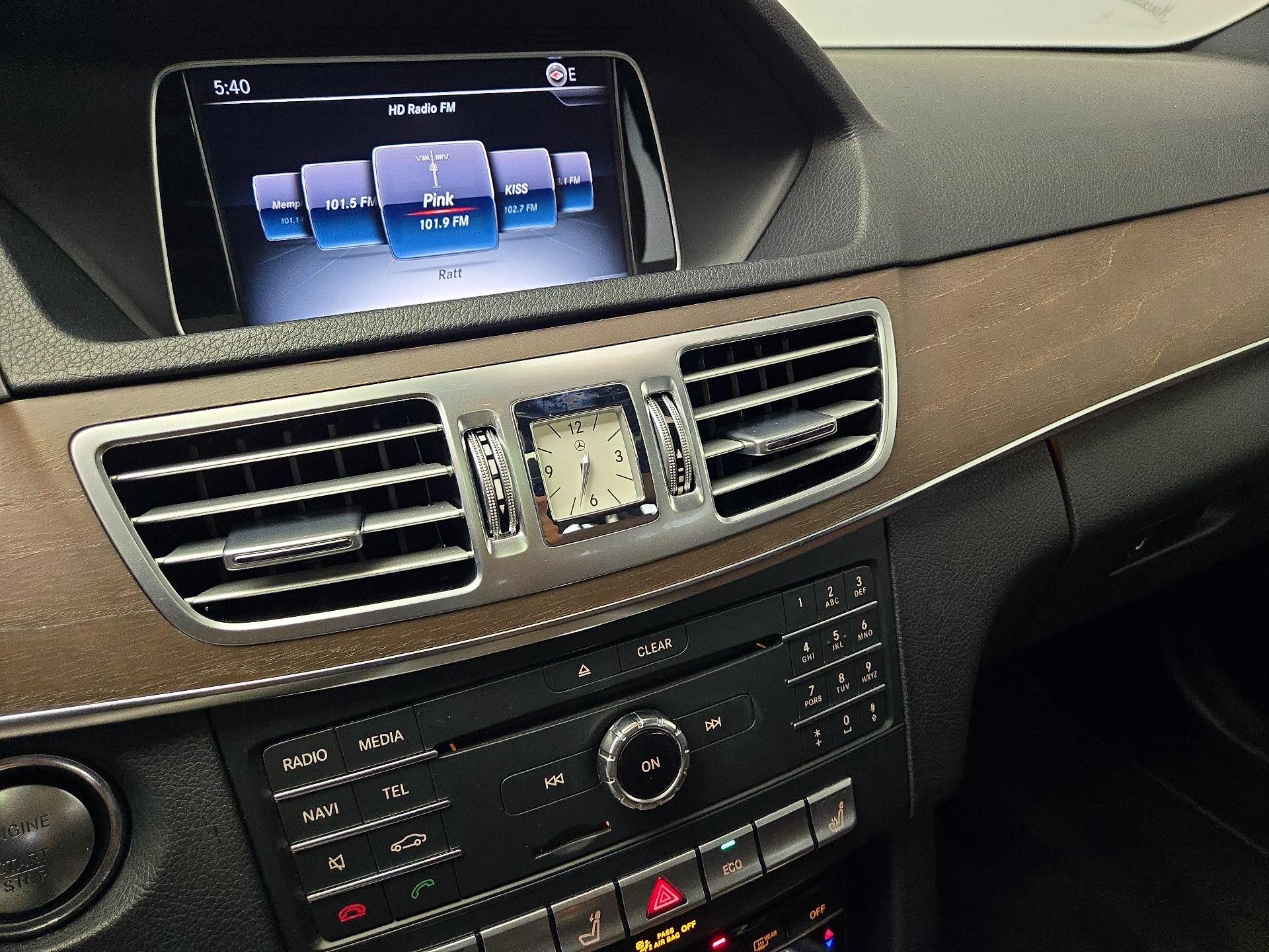 Thumbnail: 2016 Mercedes-Benz E-Class - 16