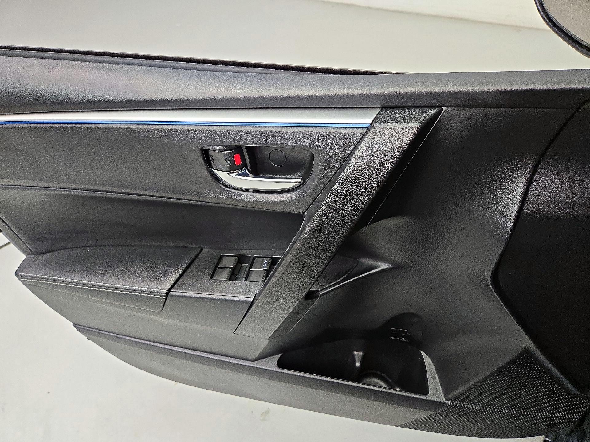 Thumbnail: 2016 Toyota Corolla - 12