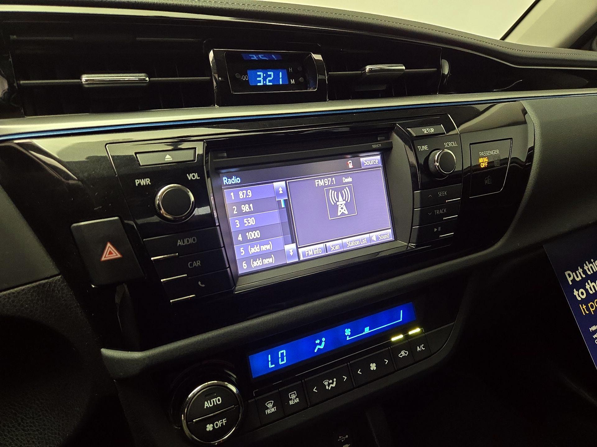 Thumbnail: 2016 Toyota Corolla - 15