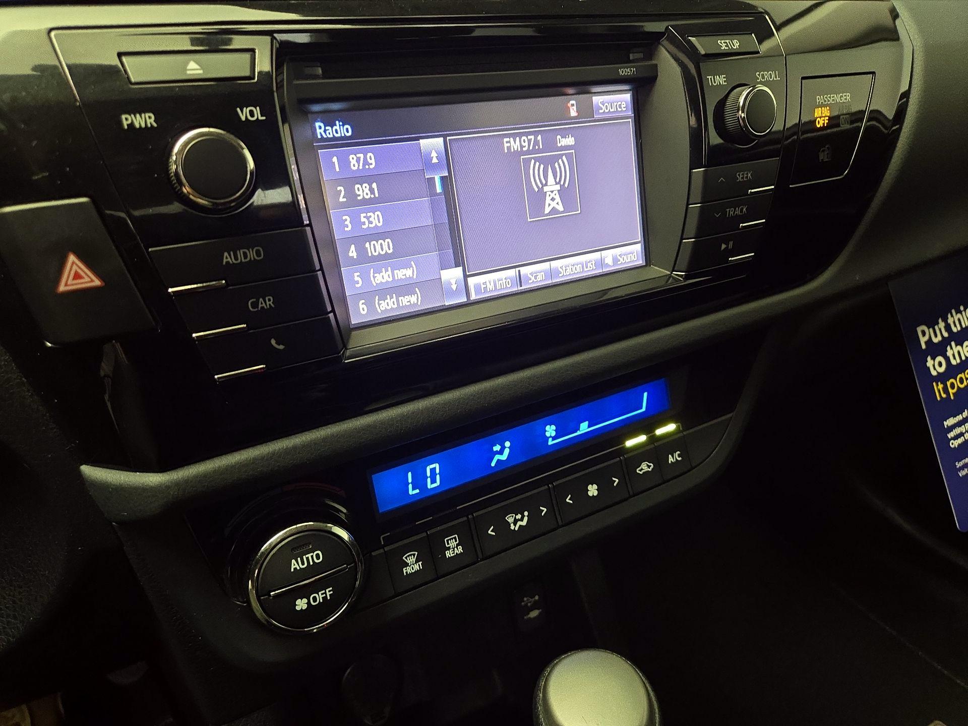 Thumbnail: 2016 Toyota Corolla - 16