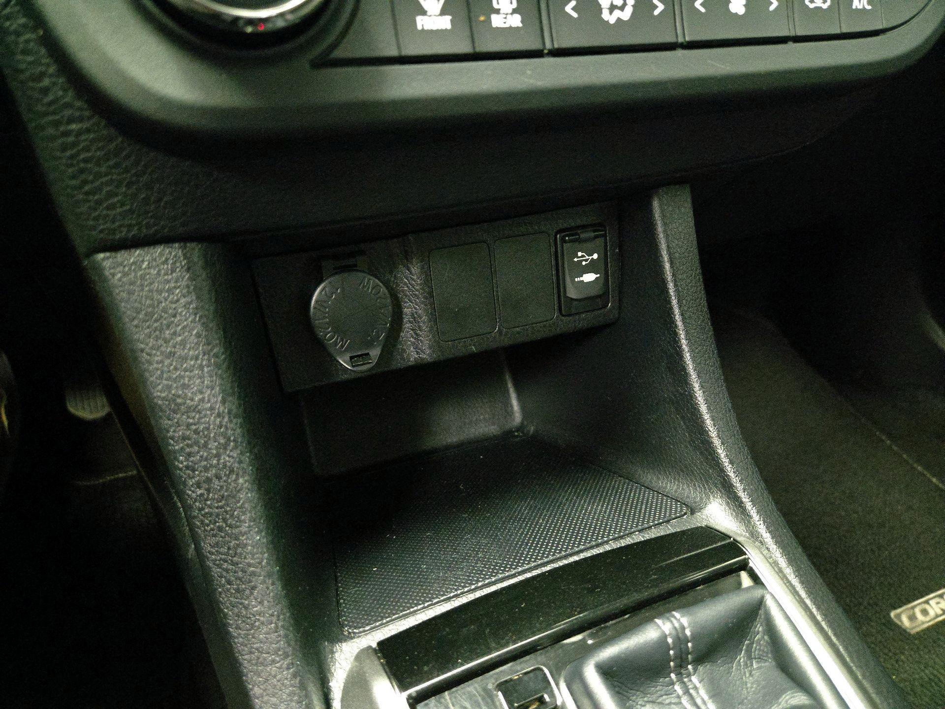 Thumbnail: 2016 Toyota Corolla - 18